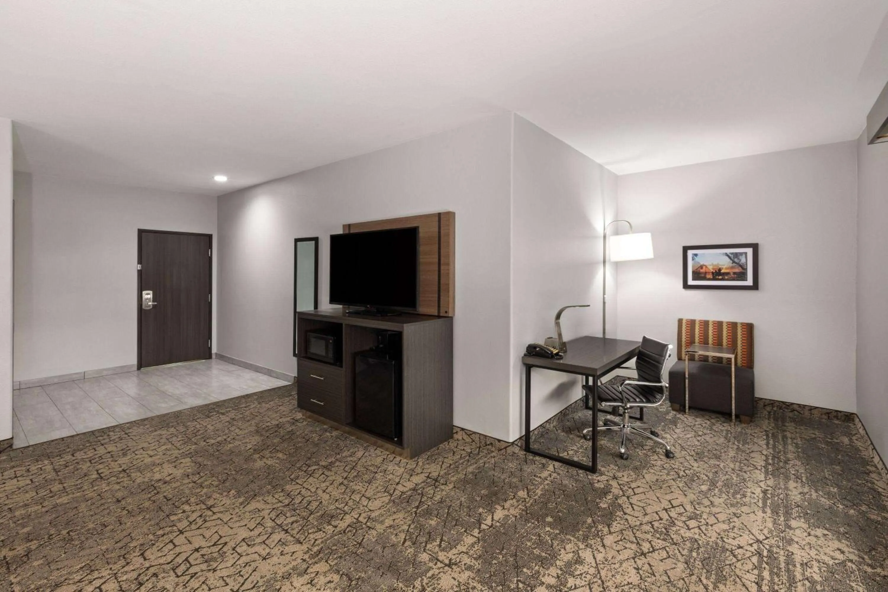 Photo of the whole room in La Quinta by Wyndham McAlester