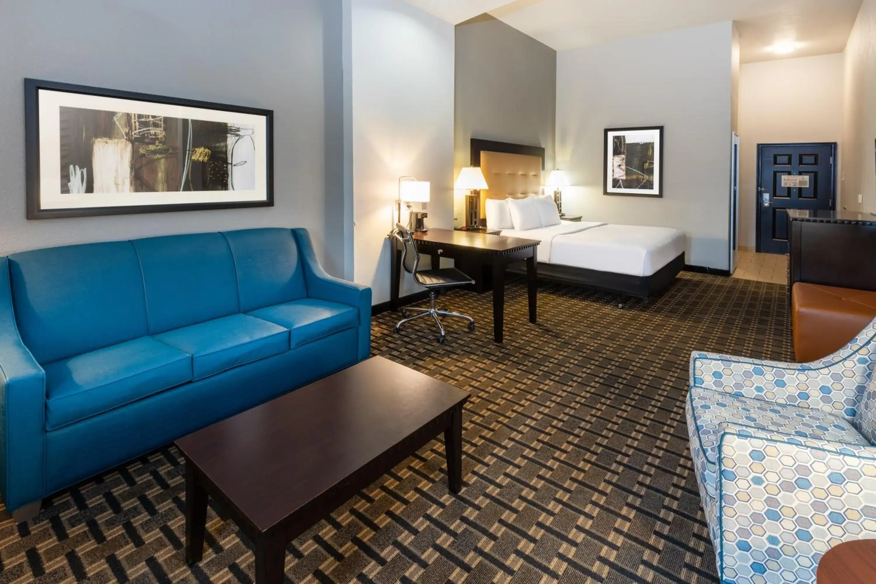 Bed in La Quinta by Wyndham Mt. Pleasant Bed in La Quinta by Wyndham Mt. Pleasant