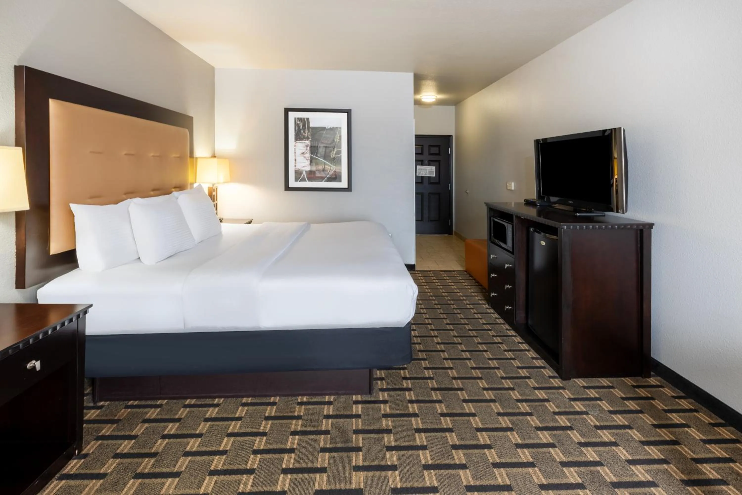 Bed in La Quinta by Wyndham Mt. Pleasant