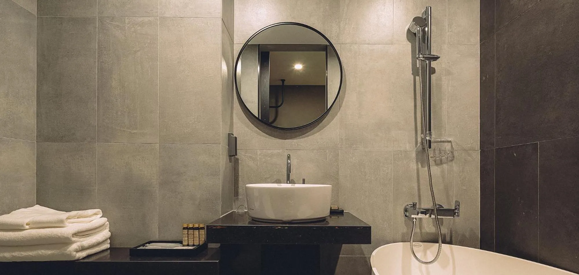 Bathroom in Hotel Alice and Trunk