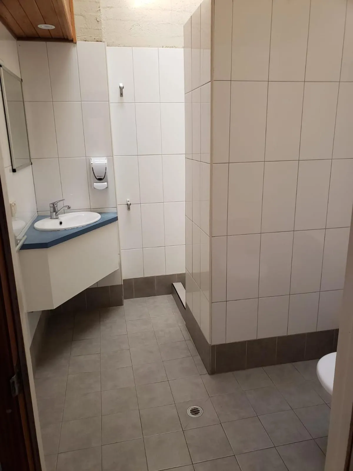 Bathroom in Aquarius Backpackers Resort