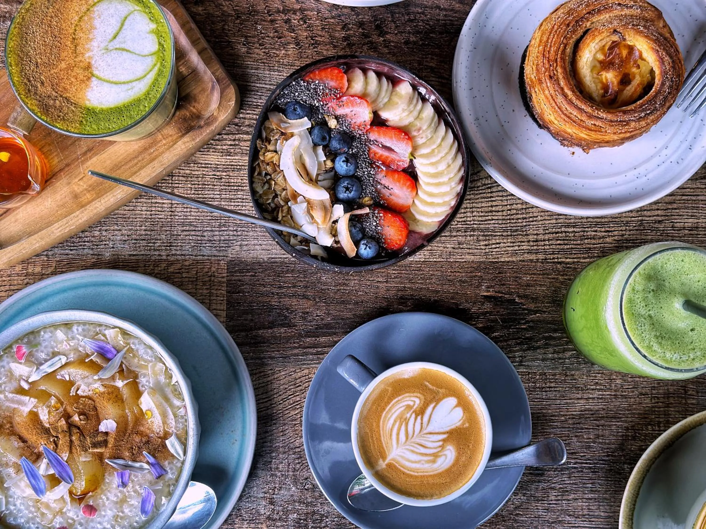 Breakfast in Aquarius Backpackers Resort