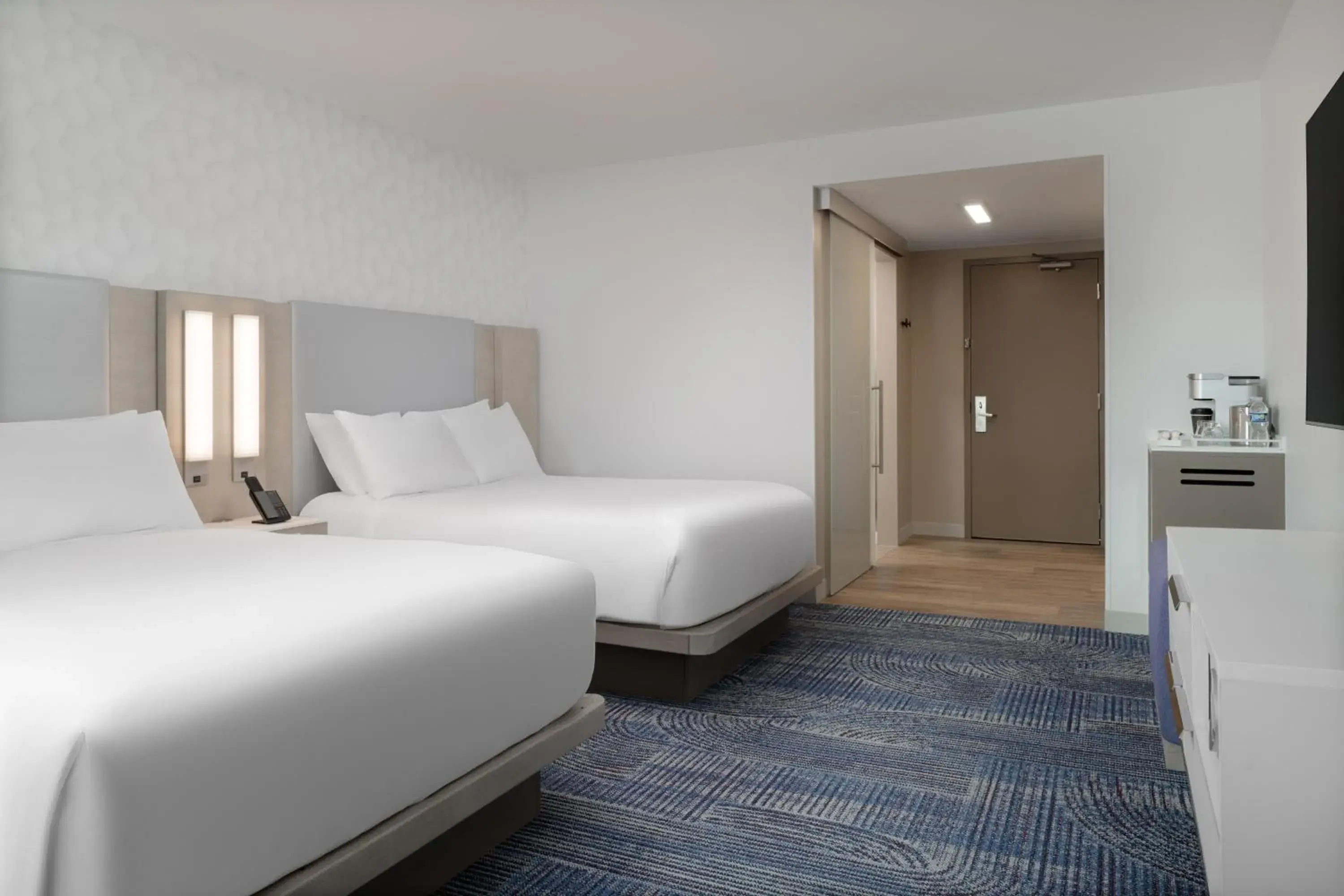 Photo of the whole room, Bed in Hilton Santa Clara Photo of the whole room, Bed in Hilton Santa Clara