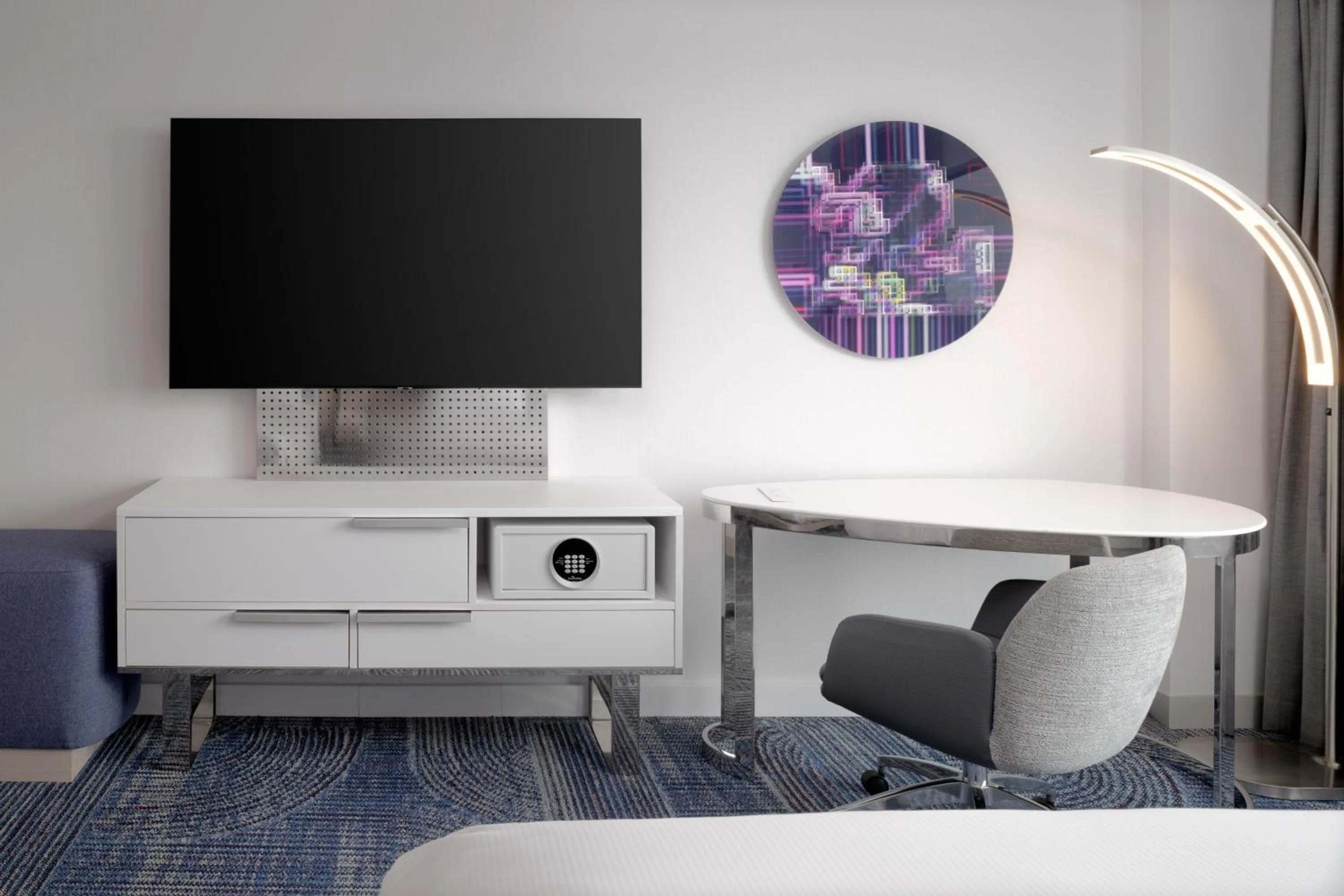 TV and multimedia in Hilton Santa Clara