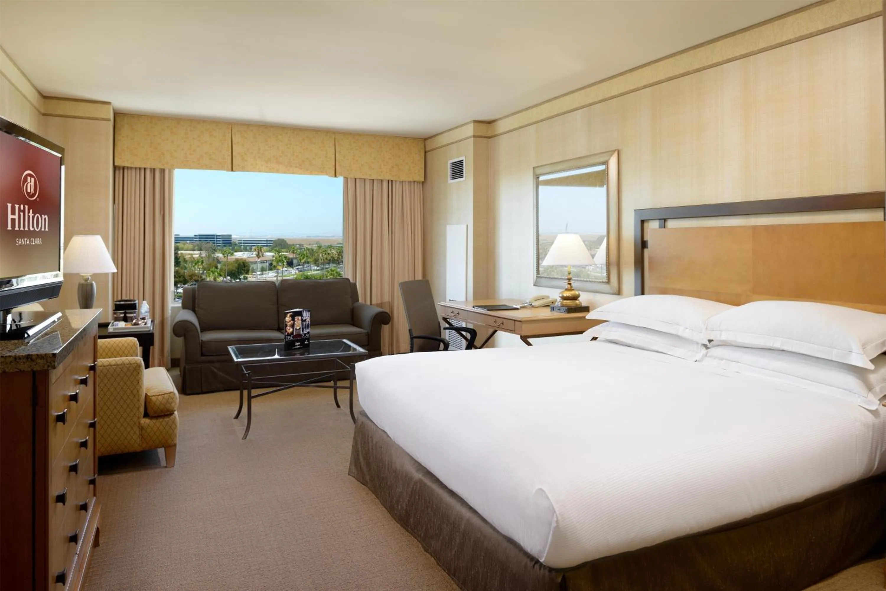 Bedroom, Bed in Hilton Santa Clara