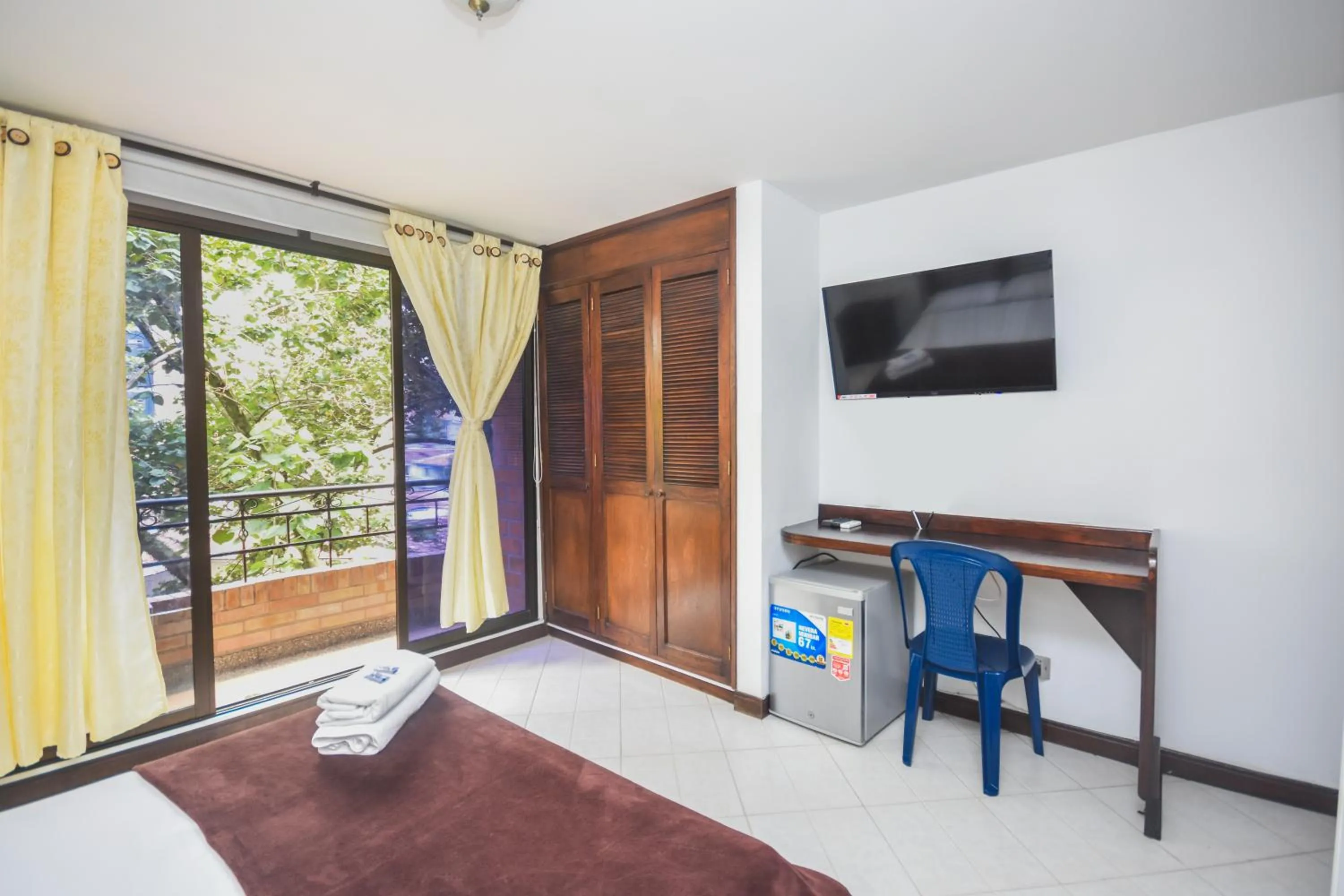 Photo of the whole room in Hotel Estadio Real