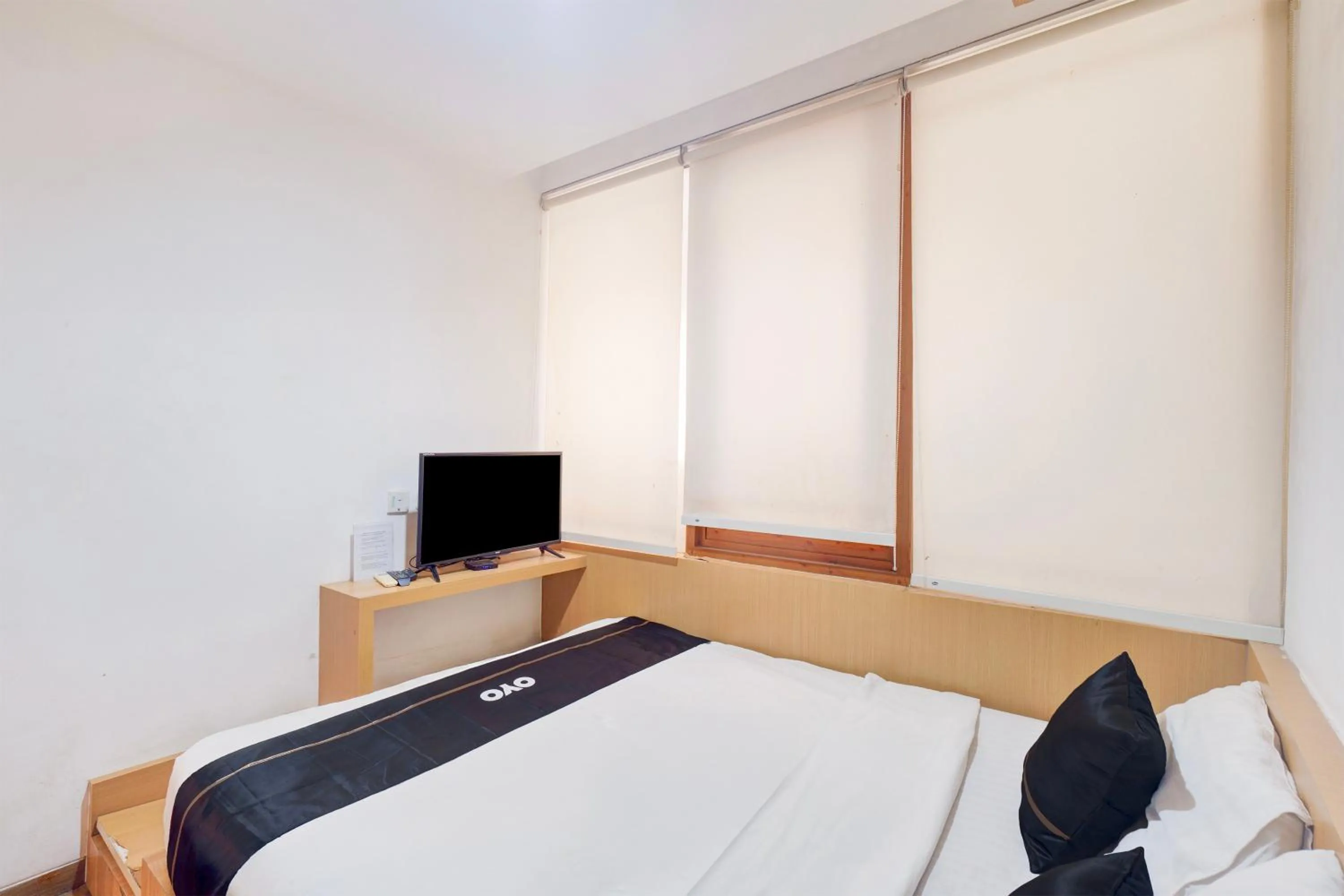 Photo of the whole room, Bed in Hotel O Pondok Indah Near Gandaria City Formerly Odori Residence