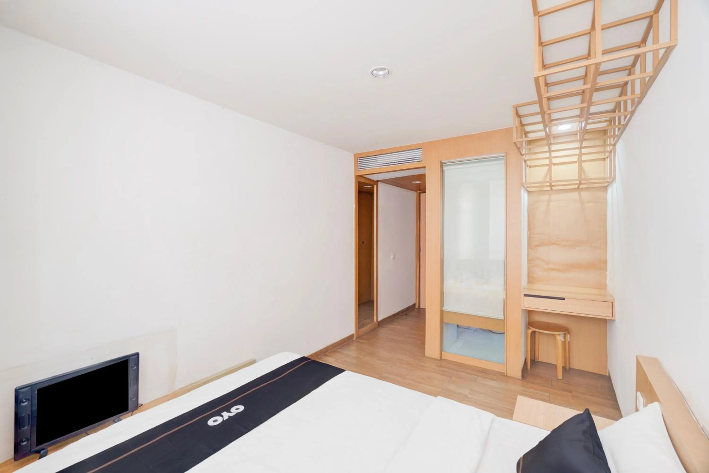 Photo of the whole room, Bed in Hotel O Pondok Indah Near Gandaria City Formerly Odori Residence