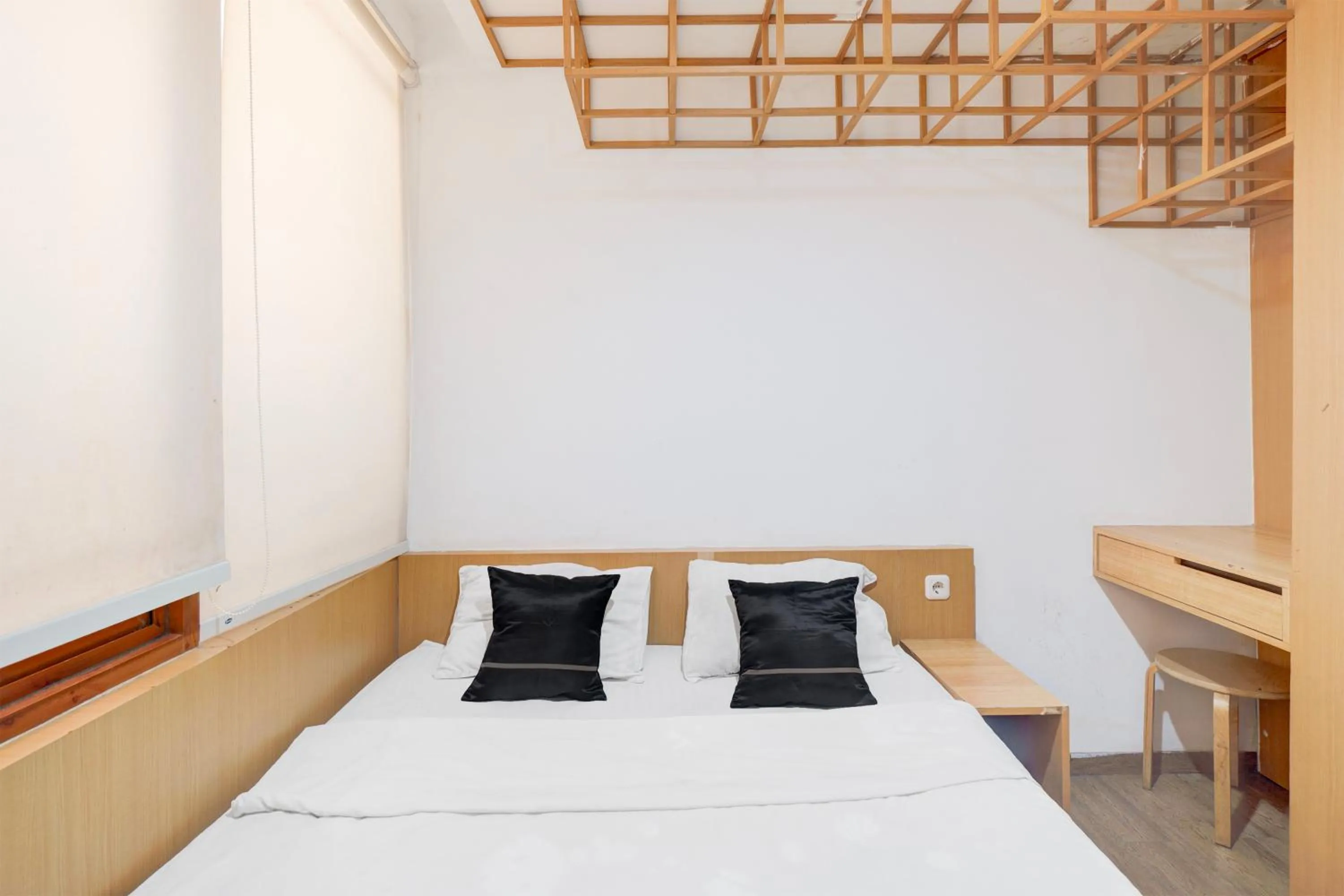 Photo of the whole room, Bed in Hotel O Pondok Indah Near Gandaria City Formerly Odori Residence