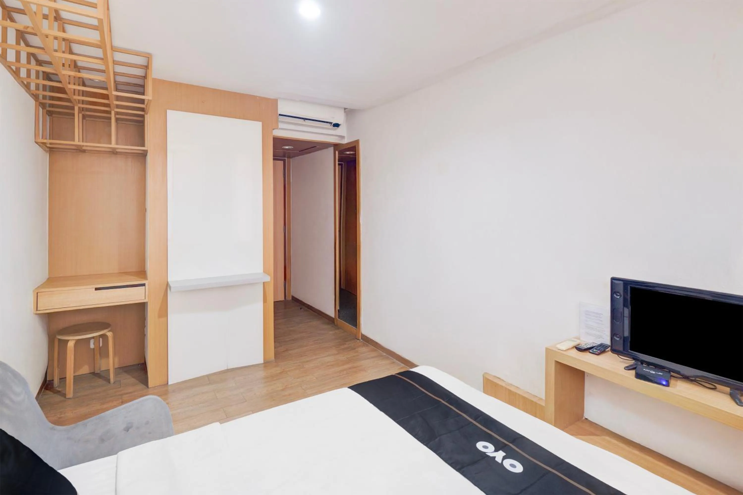 Photo of the whole room, Bed in Hotel O Pondok Indah Near Gandaria City Formerly Odori Residence