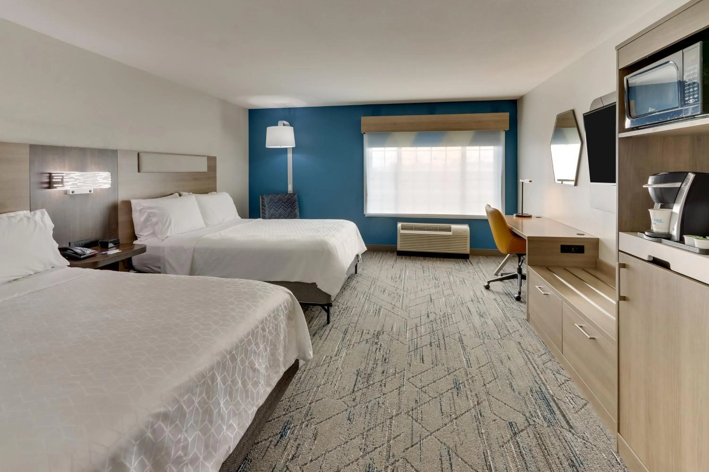 Photo of the whole room, Bed in Holiday Inn Express & Suites - Ardmore by IHG