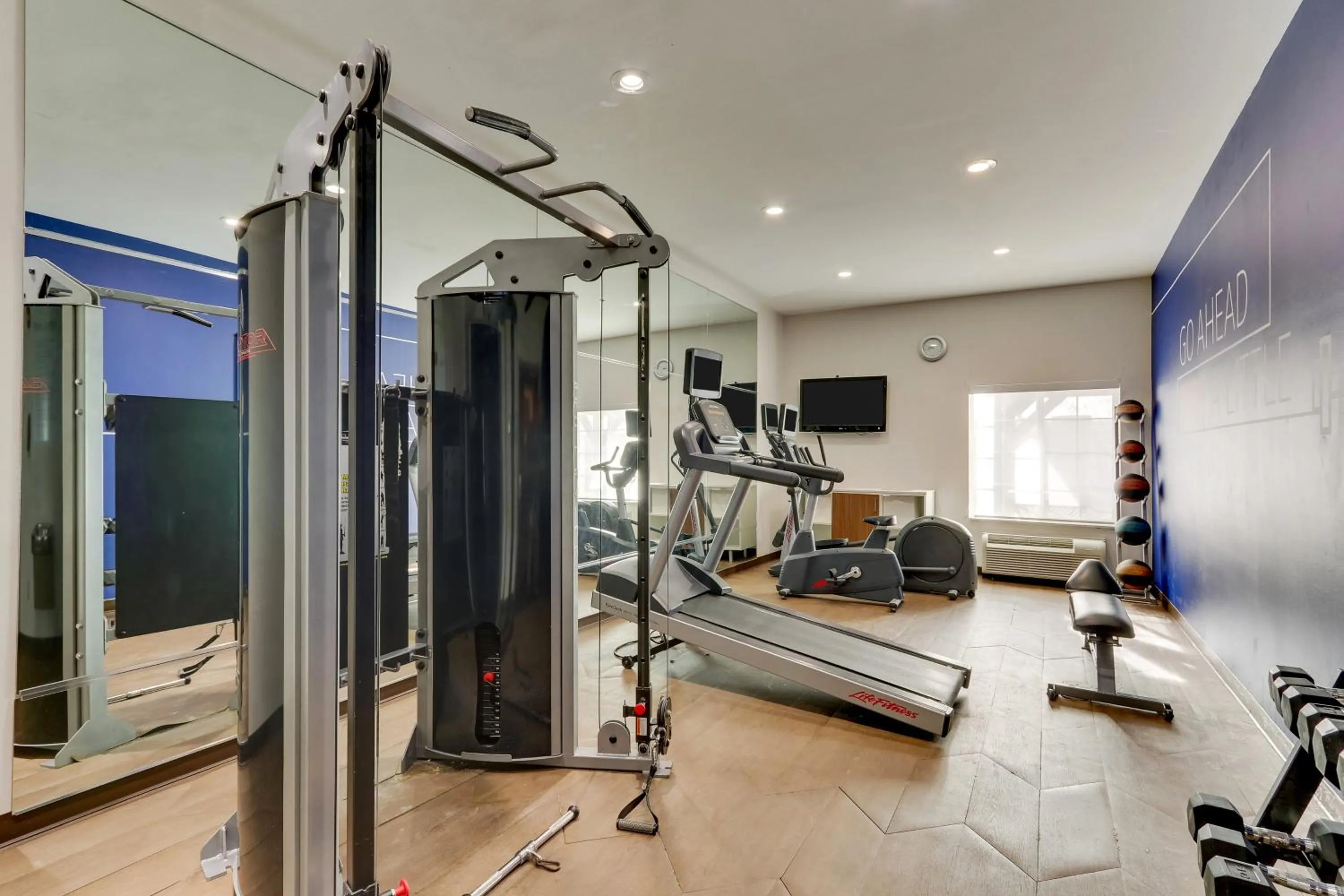 Fitness centre/facilities in Holiday Inn Express & Suites - Ardmore by IHG