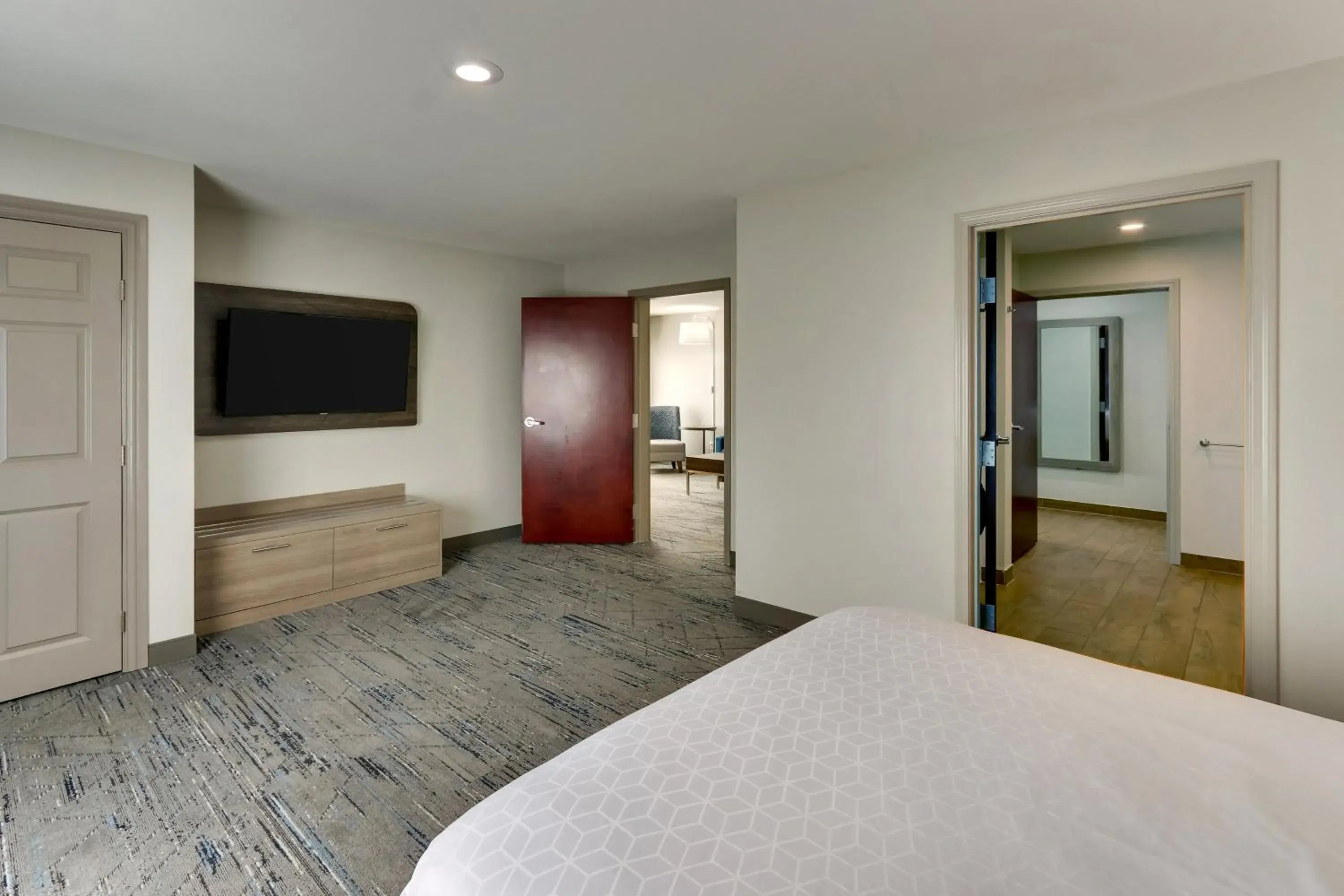 Suite - Mobility Access/Hearing Accessible in Holiday Inn Express & Suites - Ardmore by IHG Suite - Mobility Access/Hearing Accessible in Holiday Inn Express & Suites - Ardmore by IHG