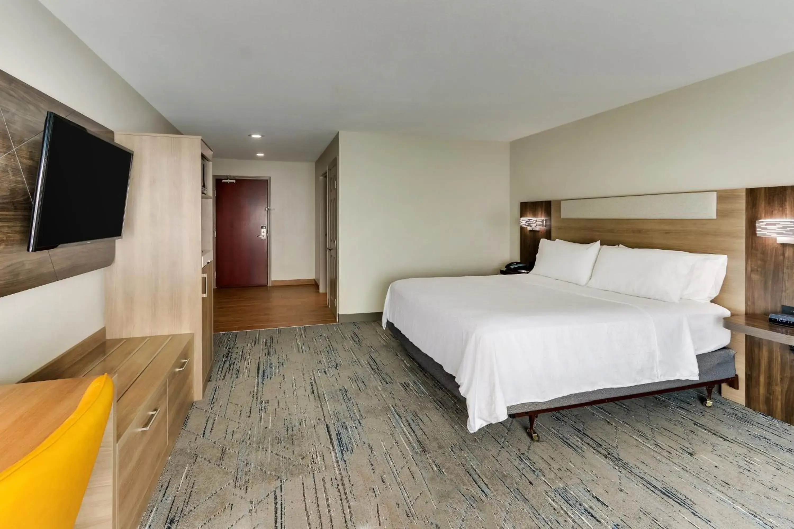 King Room - Mobility Access/Hearing Accessible in Holiday Inn Express & Suites - Ardmore by IHG King Room - Mobility Access/Hearing Accessible in Holiday Inn Express & Suites - Ardmore by IHG