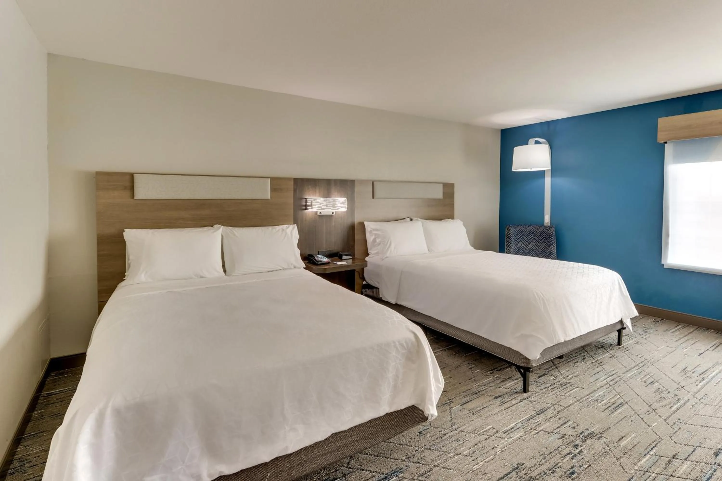 Photo of the whole room, Bed in Holiday Inn Express & Suites - Ardmore by IHG
