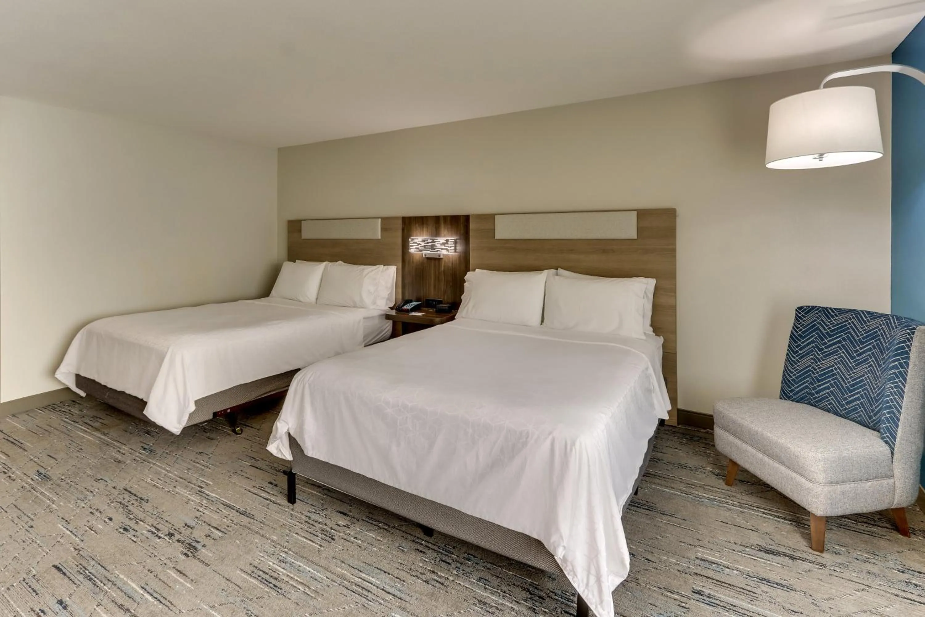 Photo of the whole room, Bed in Holiday Inn Express & Suites - Ardmore by IHG