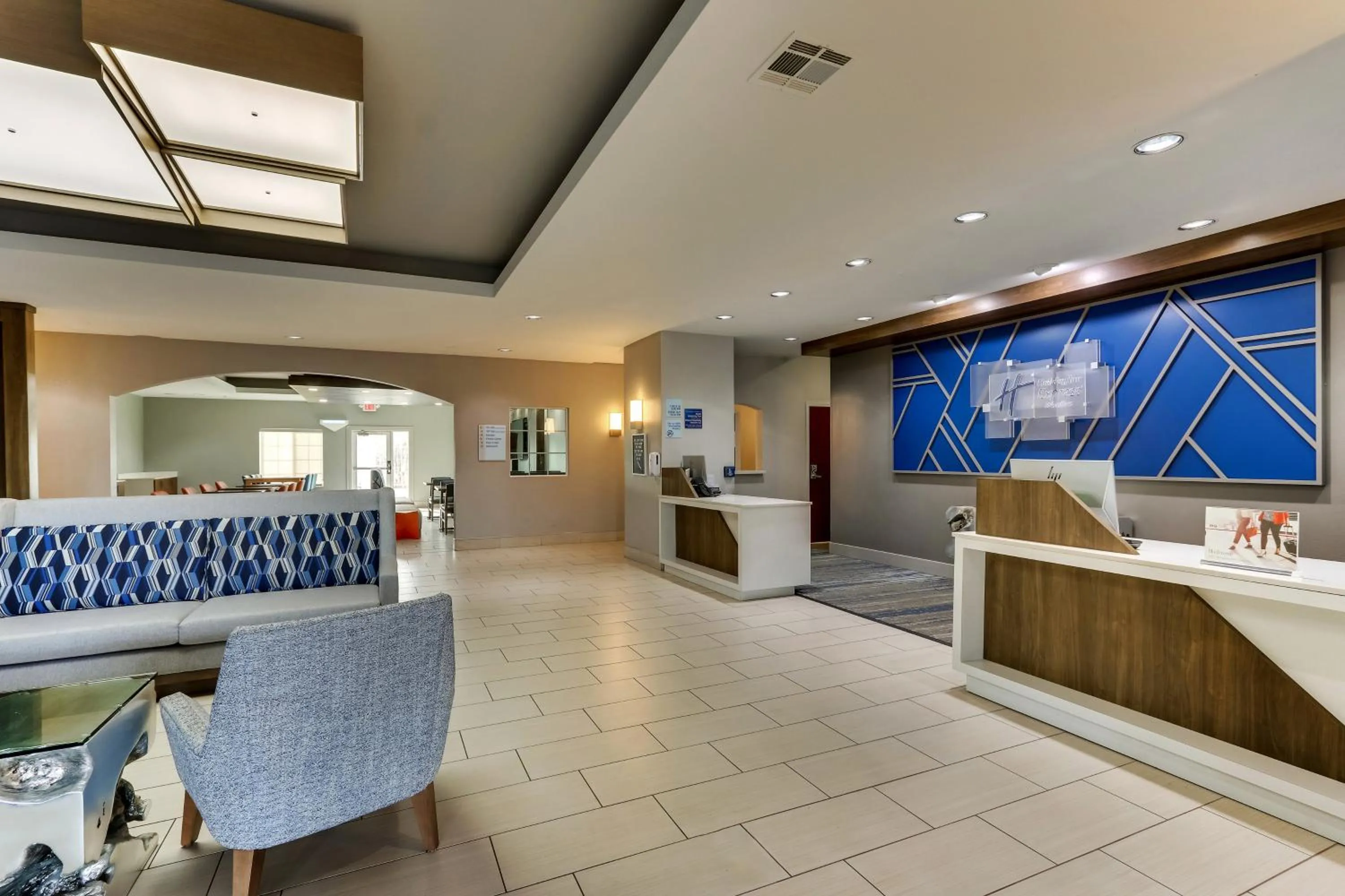 Property building in Holiday Inn Express & Suites - Ardmore by IHG