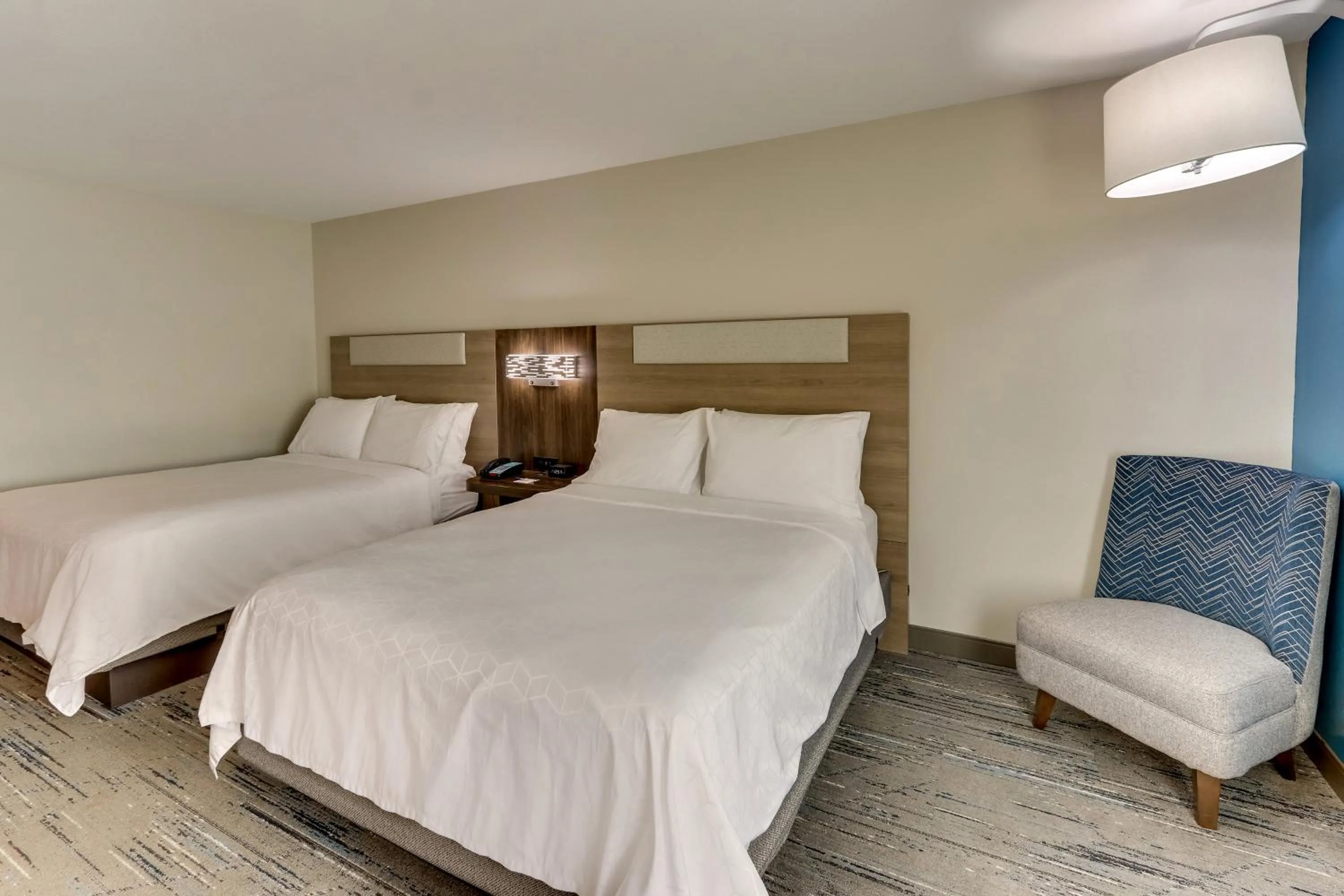 Photo of the whole room, Bed in Holiday Inn Express & Suites - Ardmore by IHG