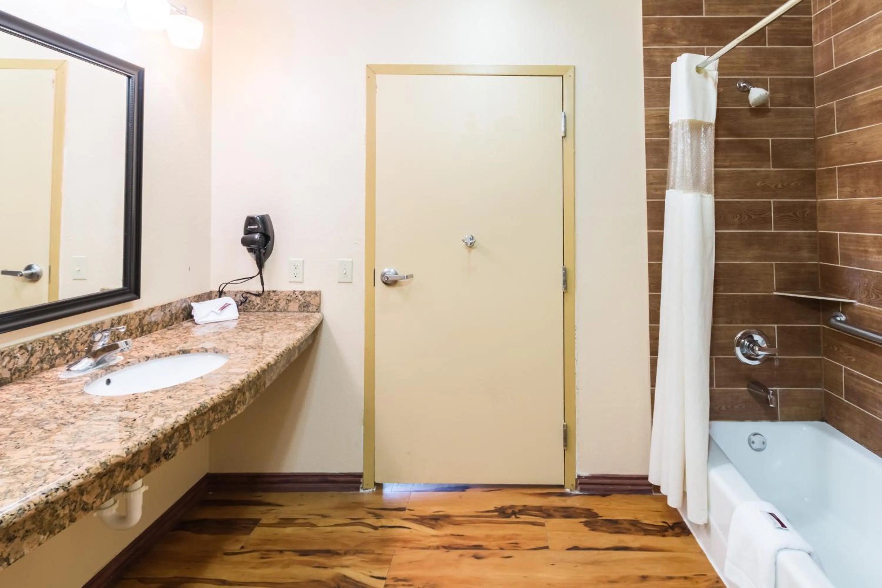 Bathroom in Motel 6-Joshua, TX