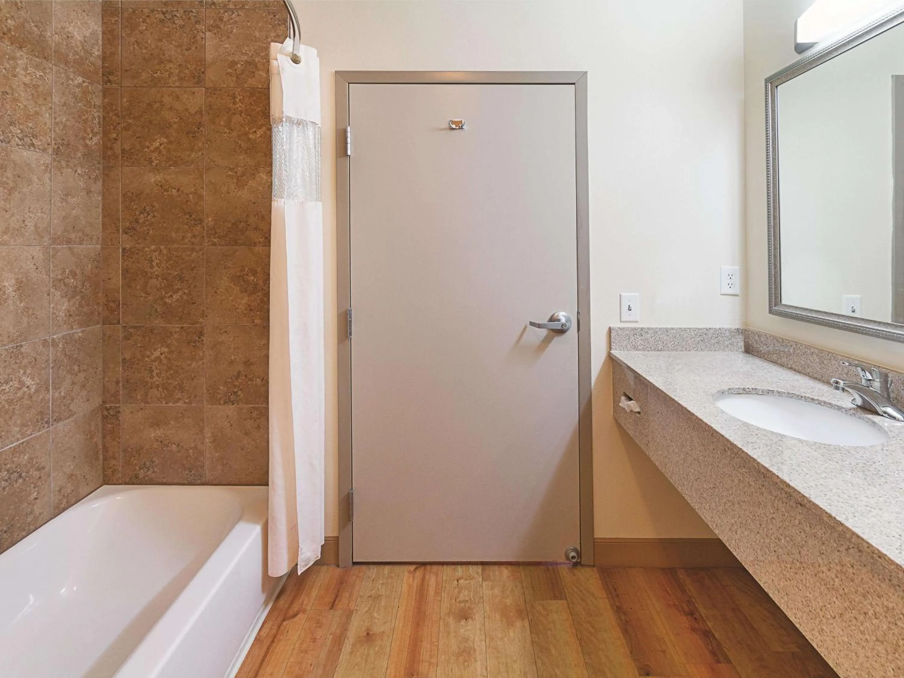 Photo of the whole room in La Quinta by Wyndham Glen Rose