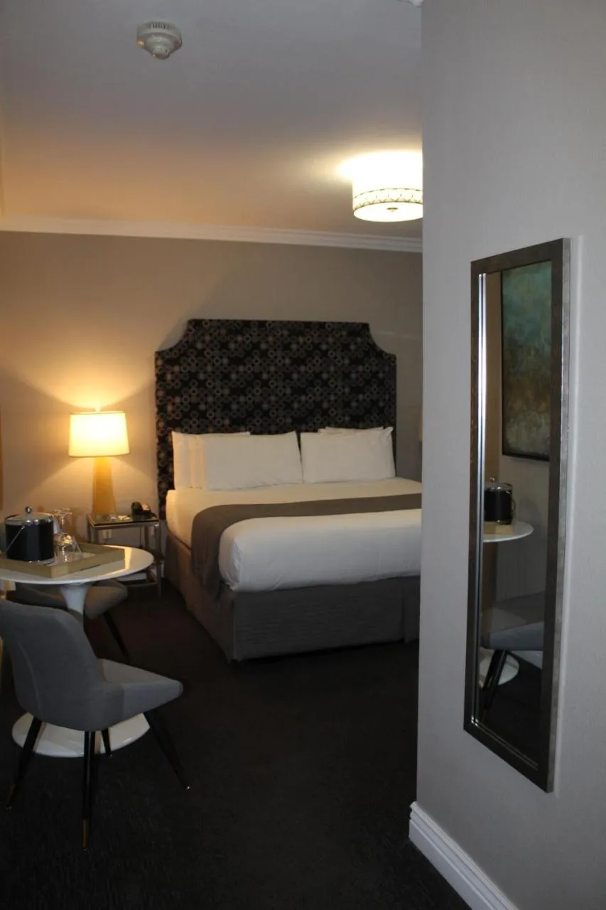 Bedroom, Bed in Bel Abri Napa Valley Inn