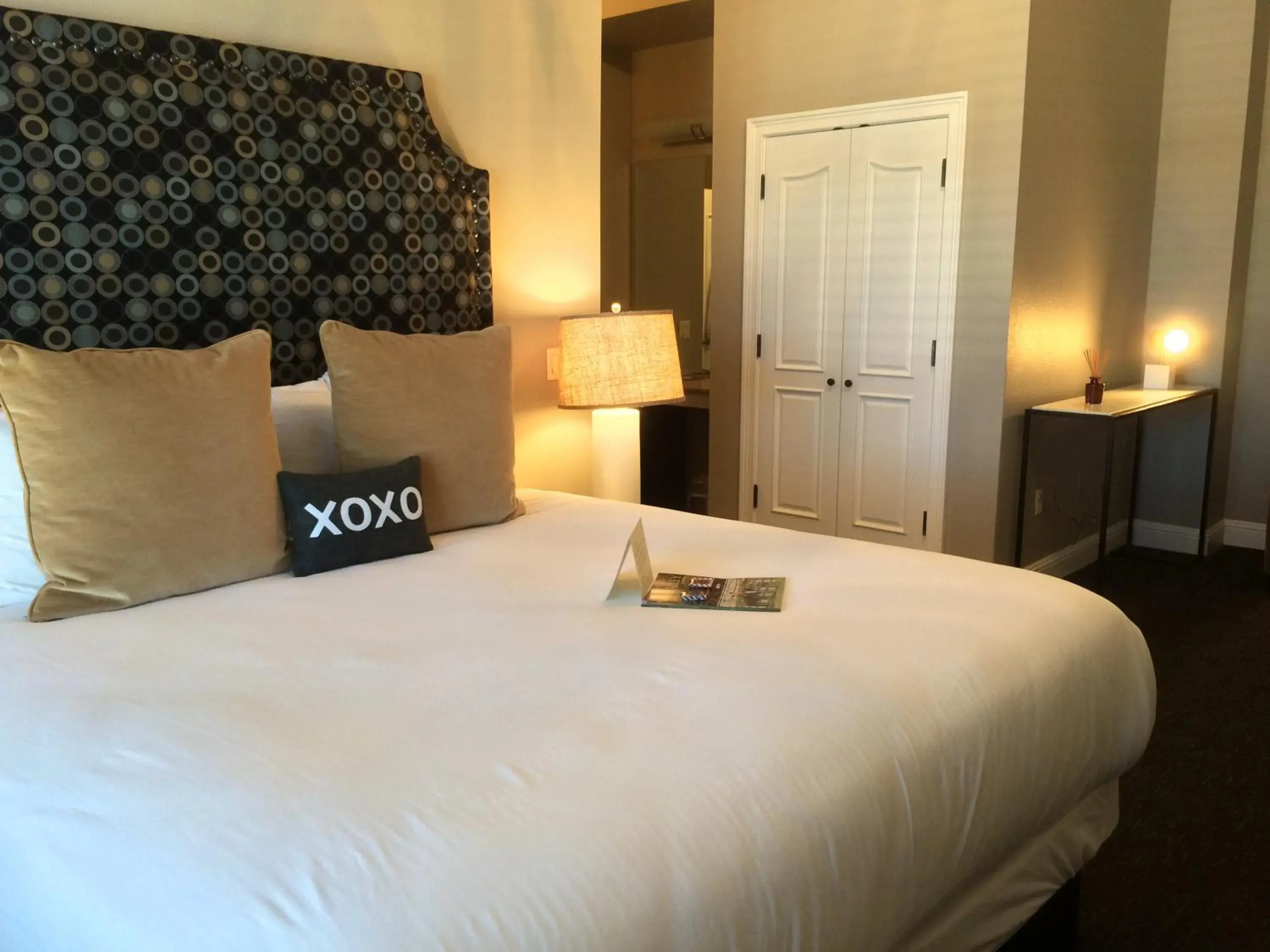 Bedroom, Bed in Bel Abri Napa Valley Inn Bedroom, Bed in Bel Abri Napa Valley Inn