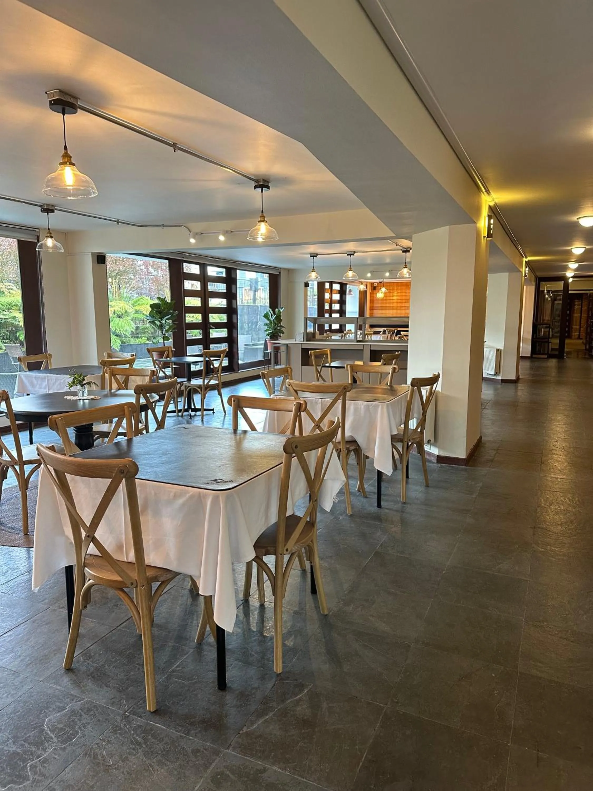 Restaurant/places to eat in Hotel Germania