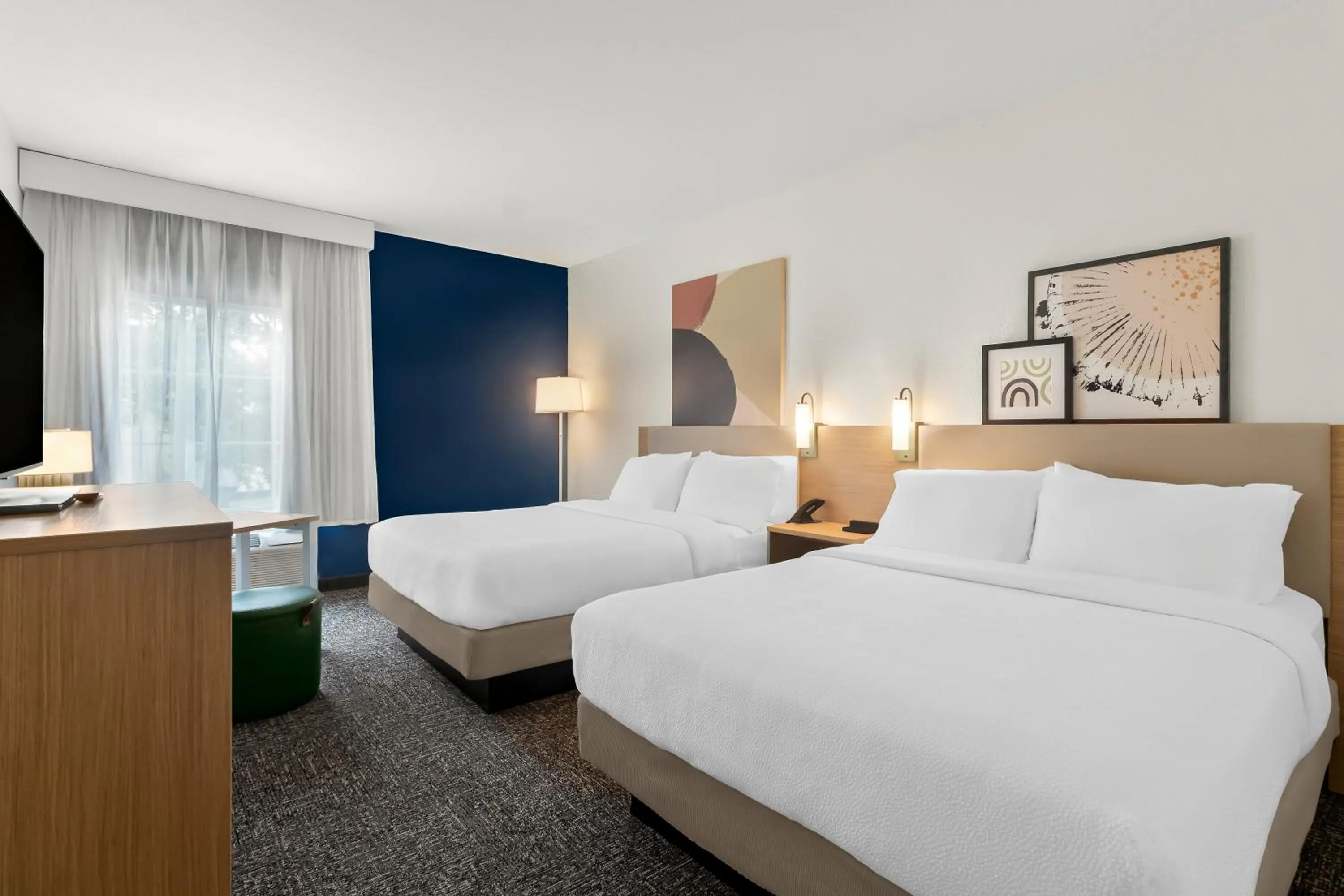 Bedroom, Bed in Spark By Hilton Missouri City