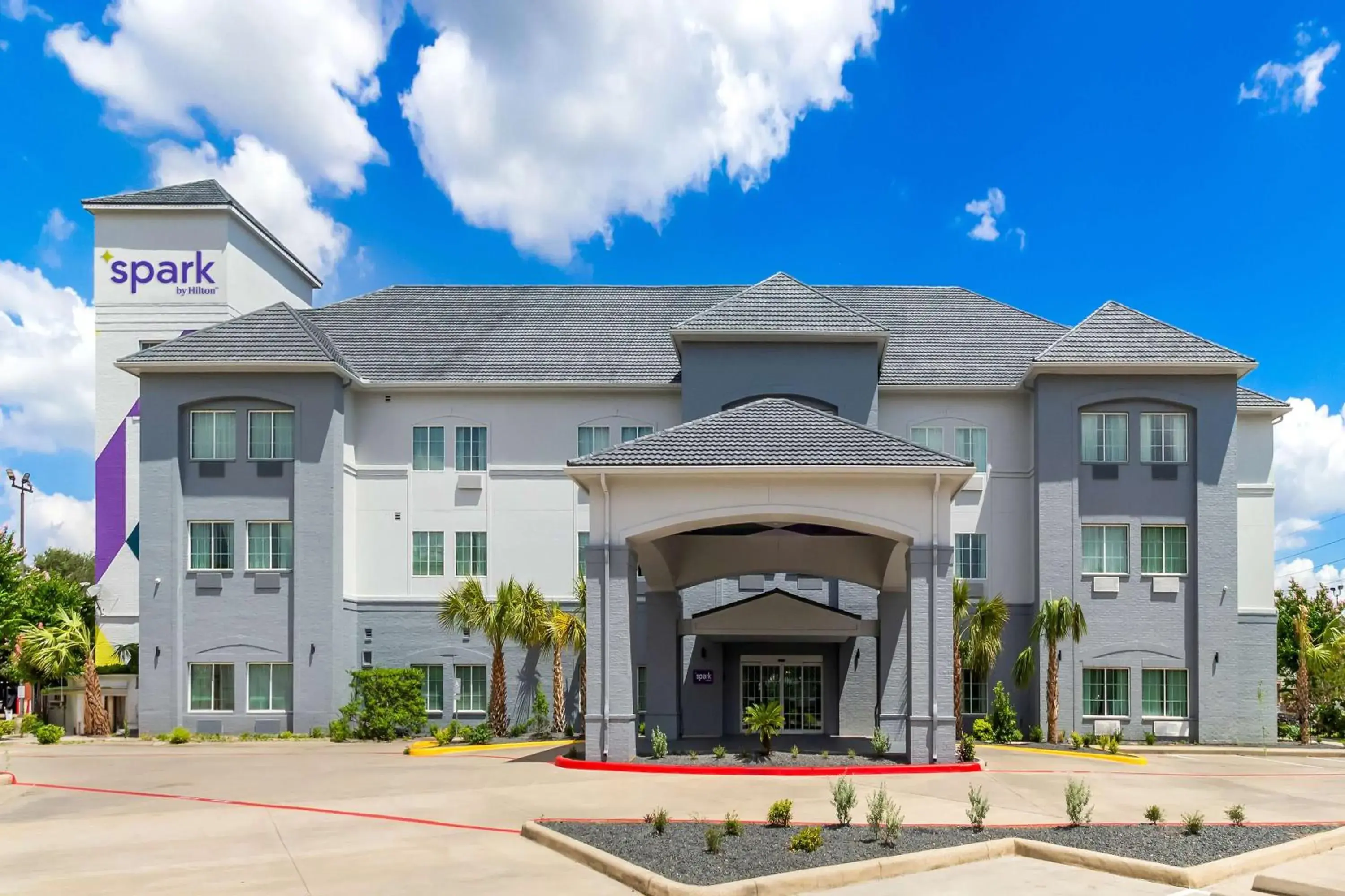 Property building in Spark By Hilton Missouri City Property building in Spark By Hilton Missouri City