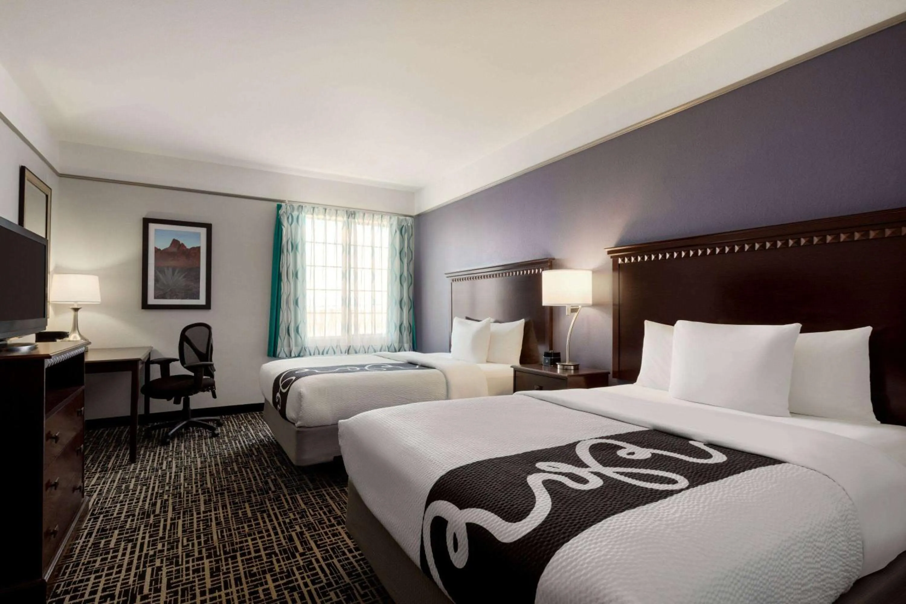 Photo of the whole room, Bed in La Quinta by Wyndham Dumas