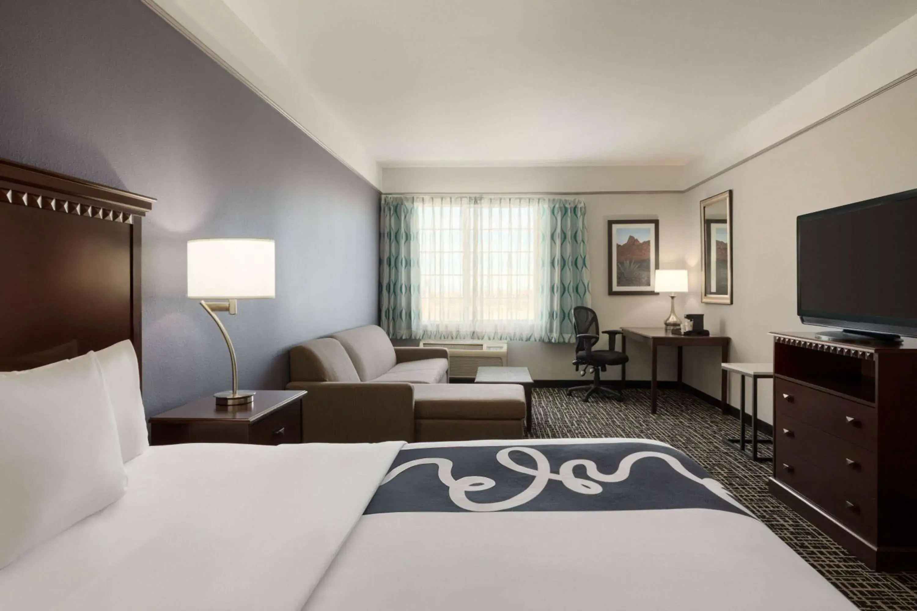 Photo of the whole room, Bed in La Quinta by Wyndham Dumas Photo of the whole room, Bed in La Quinta by Wyndham Dumas