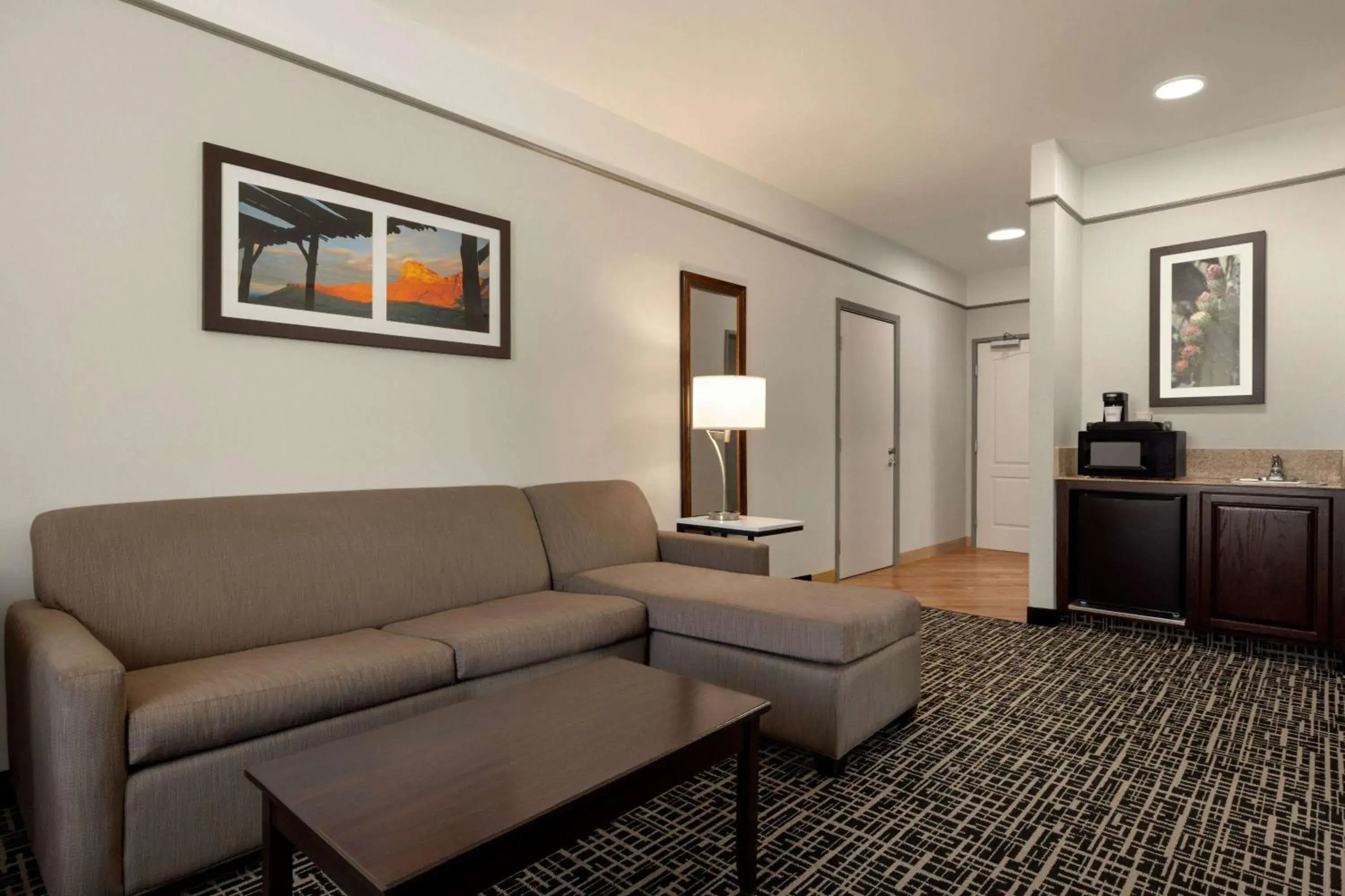 Photo of the whole room in La Quinta by Wyndham Dumas Photo of the whole room in La Quinta by Wyndham Dumas