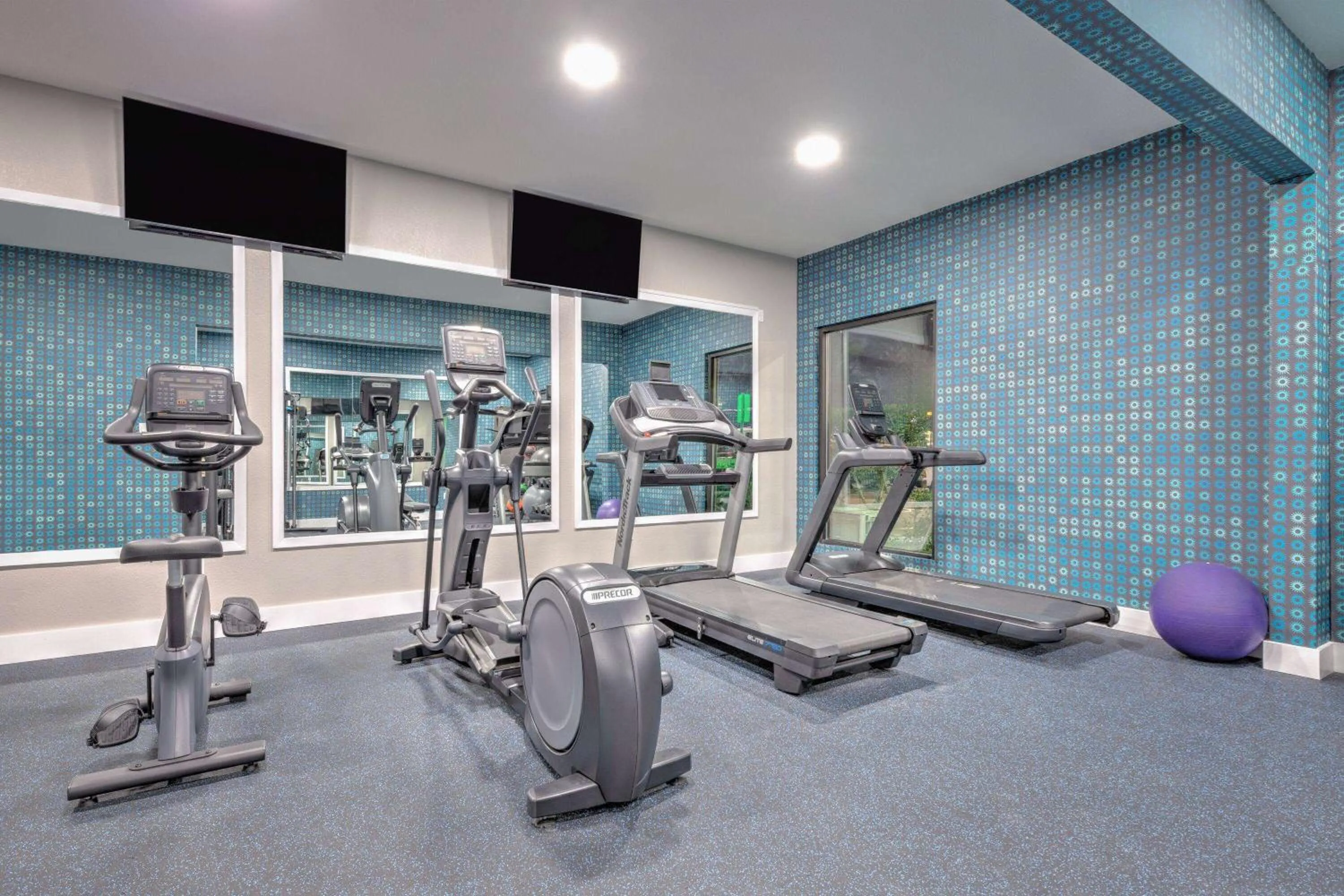 Fitness centre/facilities in La Quinta by Wyndham Alvarado