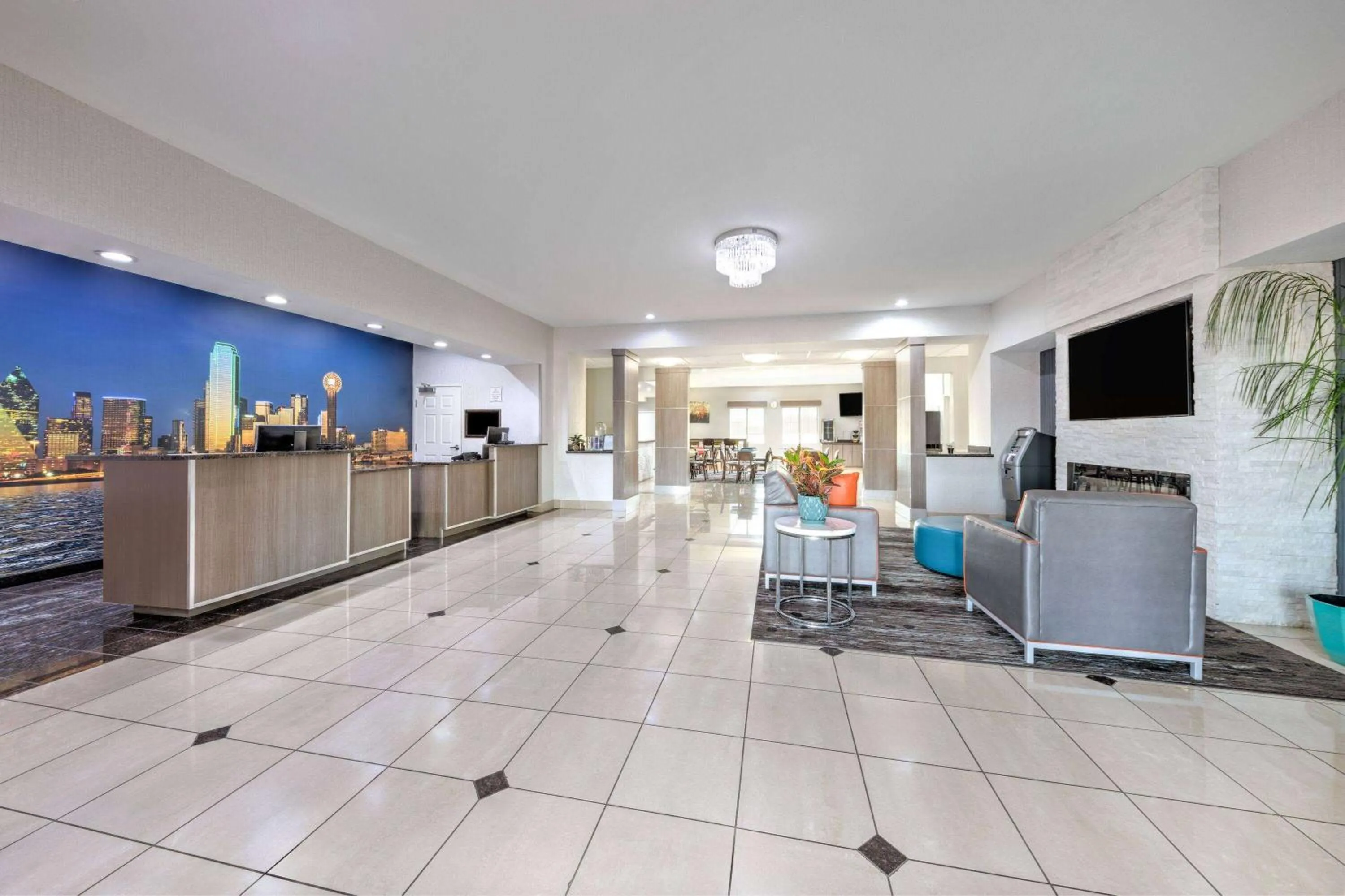 Lobby or reception in La Quinta by Wyndham Alvarado