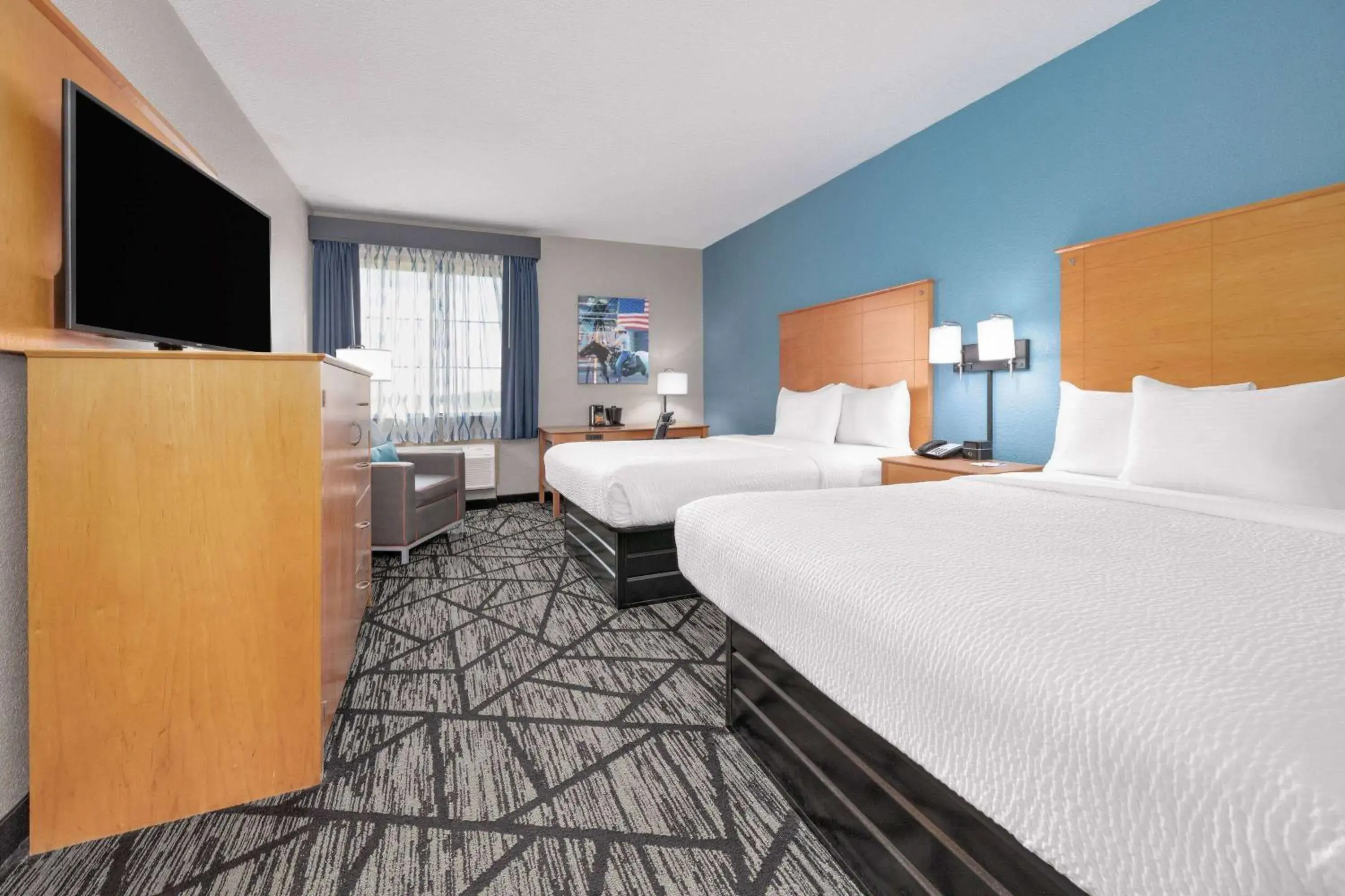 Photo of the whole room, Bed in La Quinta by Wyndham Alvarado Photo of the whole room, Bed in La Quinta by Wyndham Alvarado