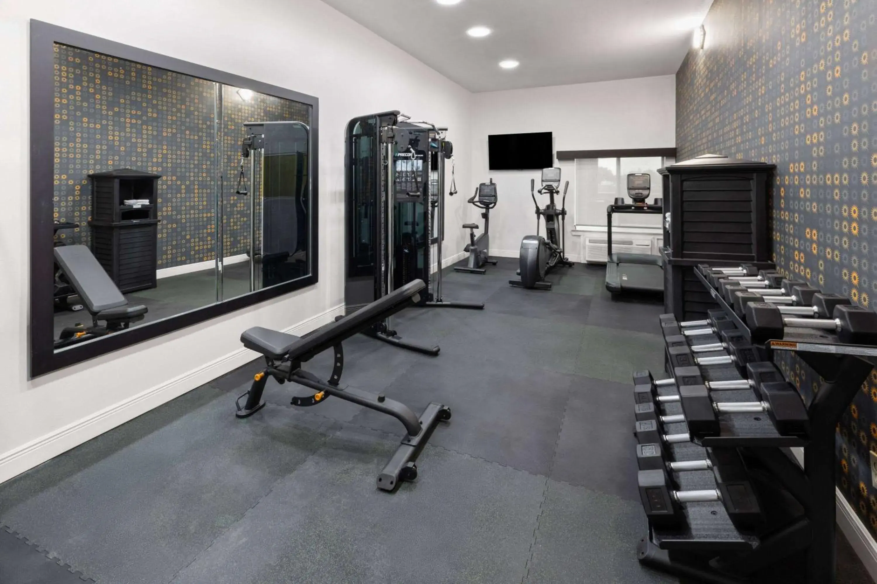 Fitness centre/facilities in La Quinta by Wyndham Angleton Fitness centre/facilities in La Quinta by Wyndham Angleton