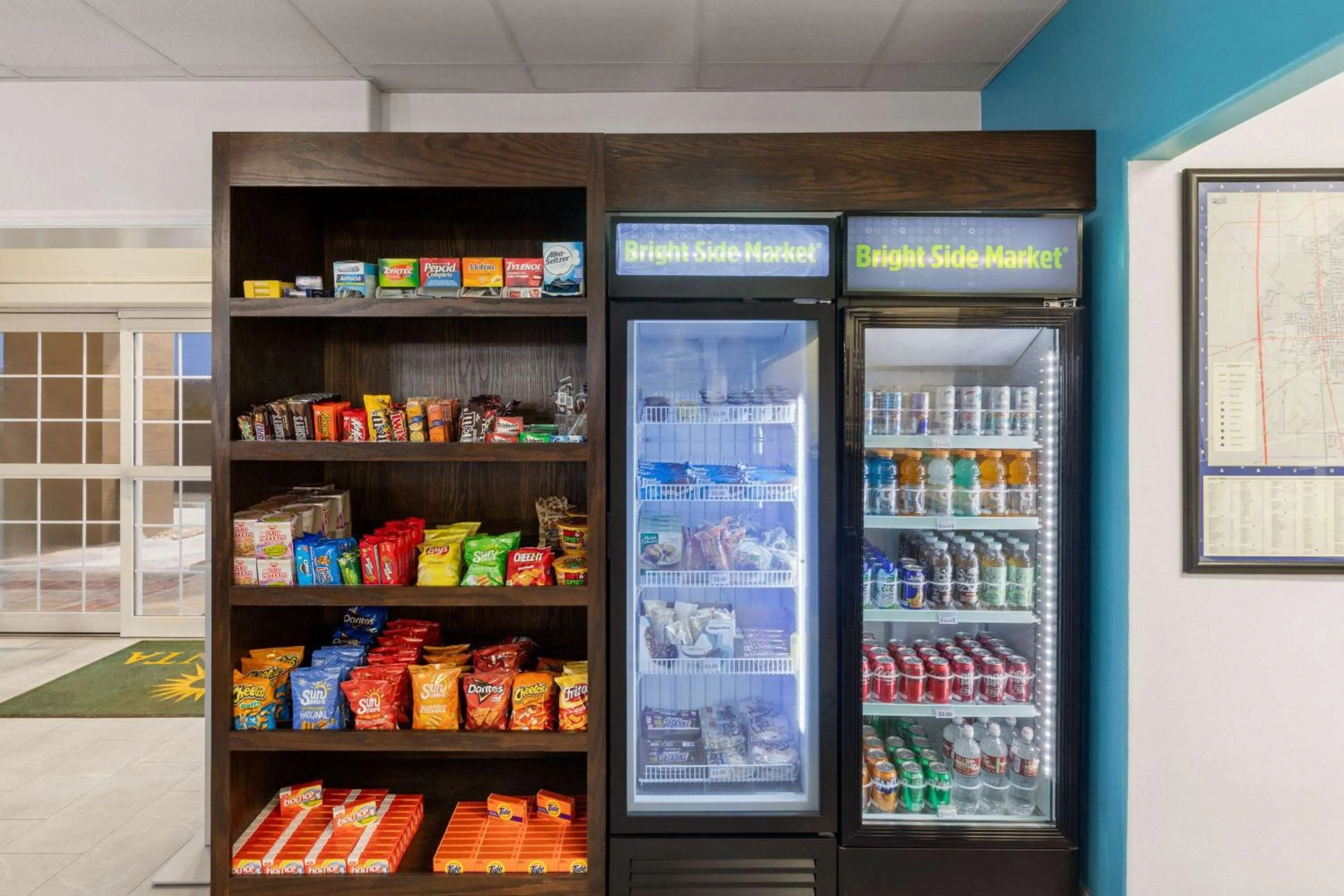 Food and drinks in La Quinta by Wyndham Angleton