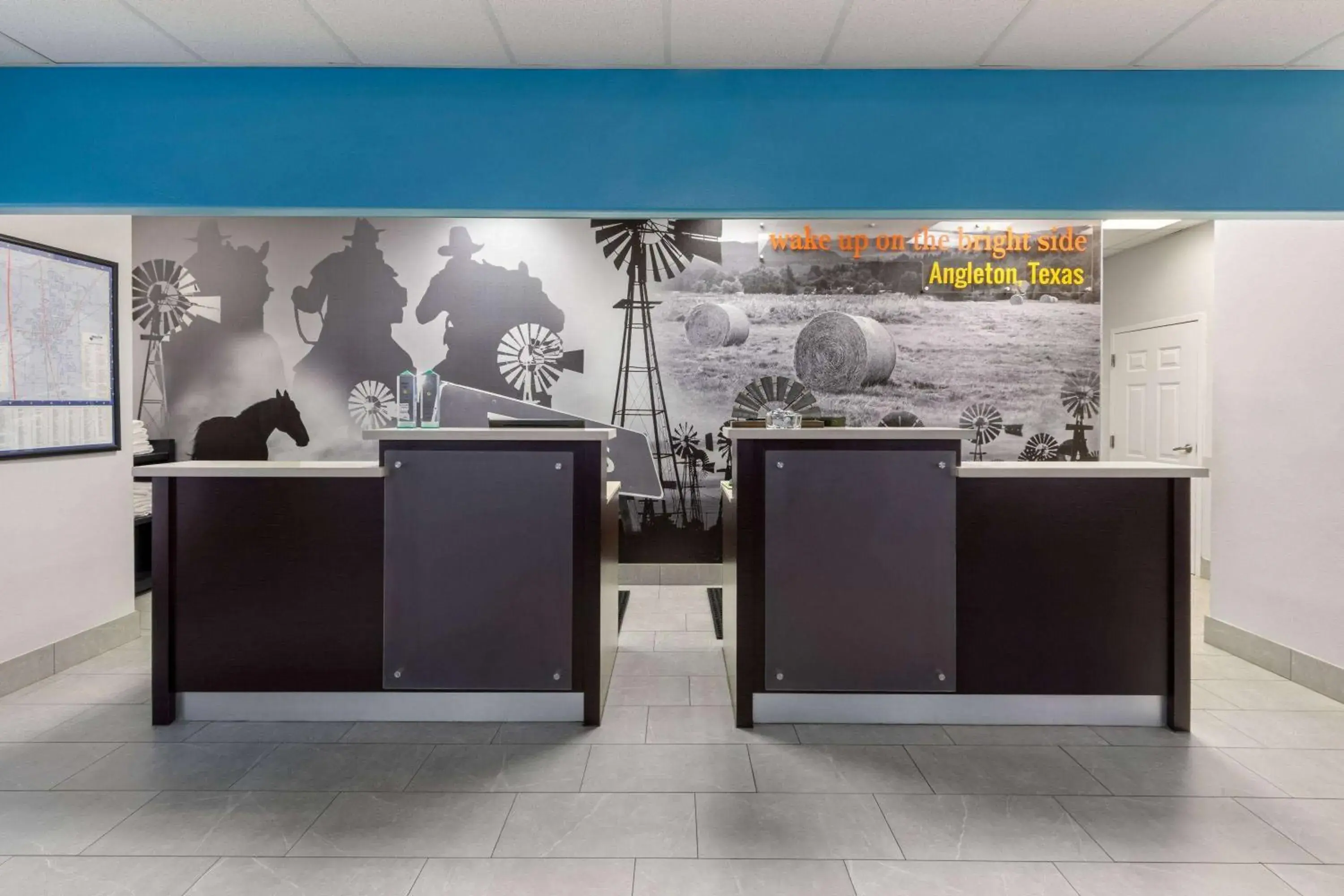 Lobby or reception in La Quinta by Wyndham Angleton Lobby or reception in La Quinta by Wyndham Angleton