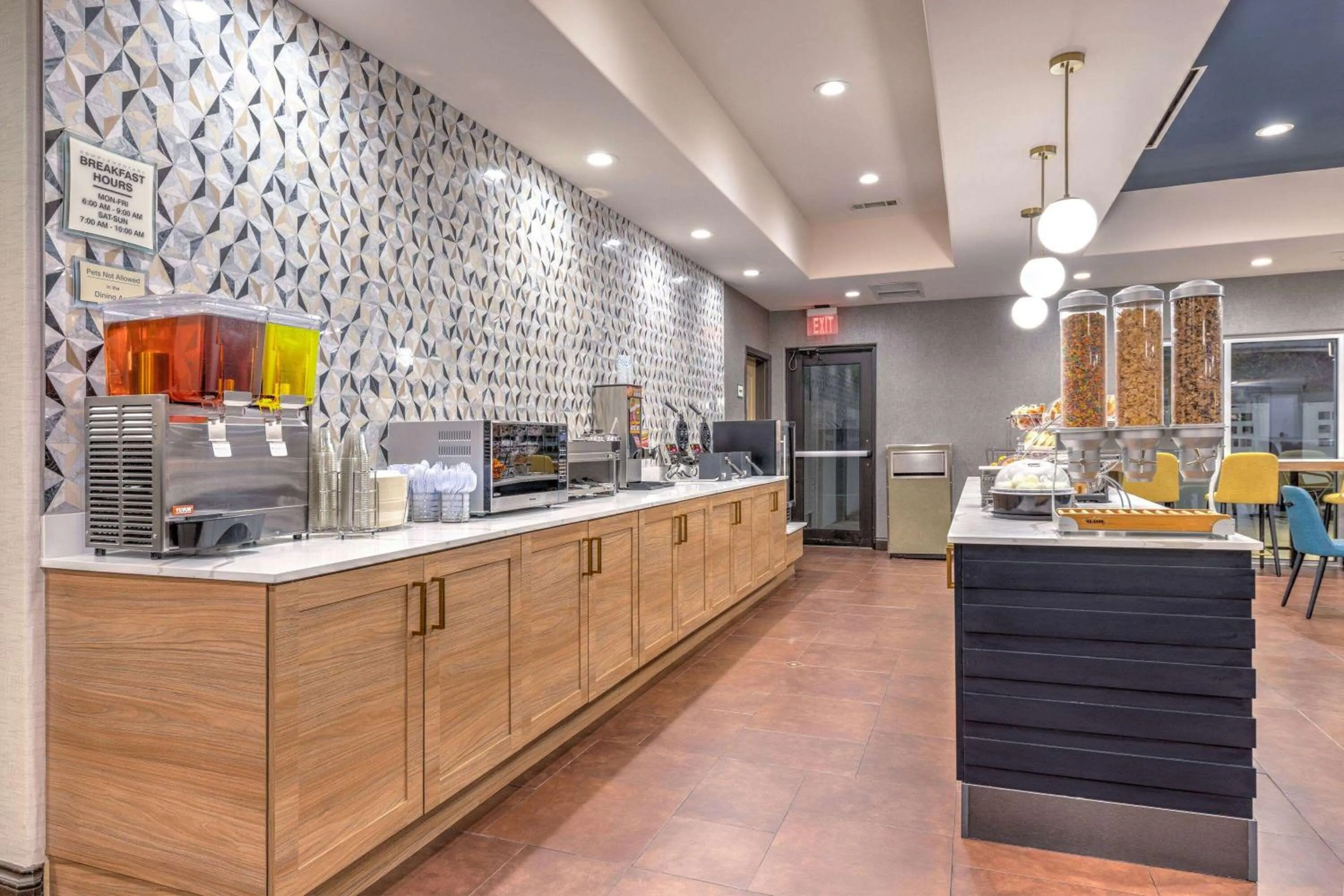 Breakfast in La Quinta by Wyndham Woodway - Waco South