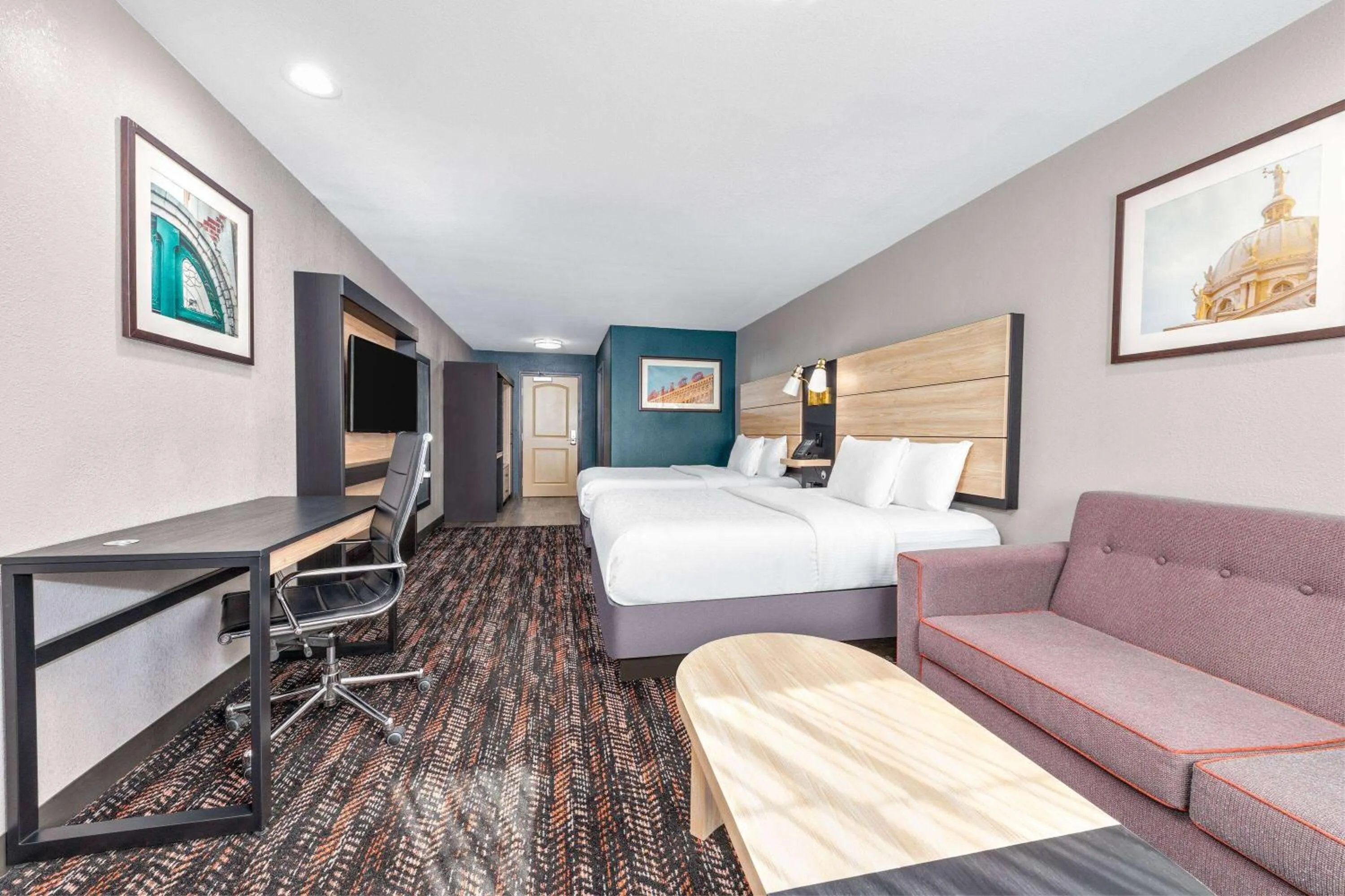 Photo of the whole room, Bed in La Quinta by Wyndham Woodway - Waco South