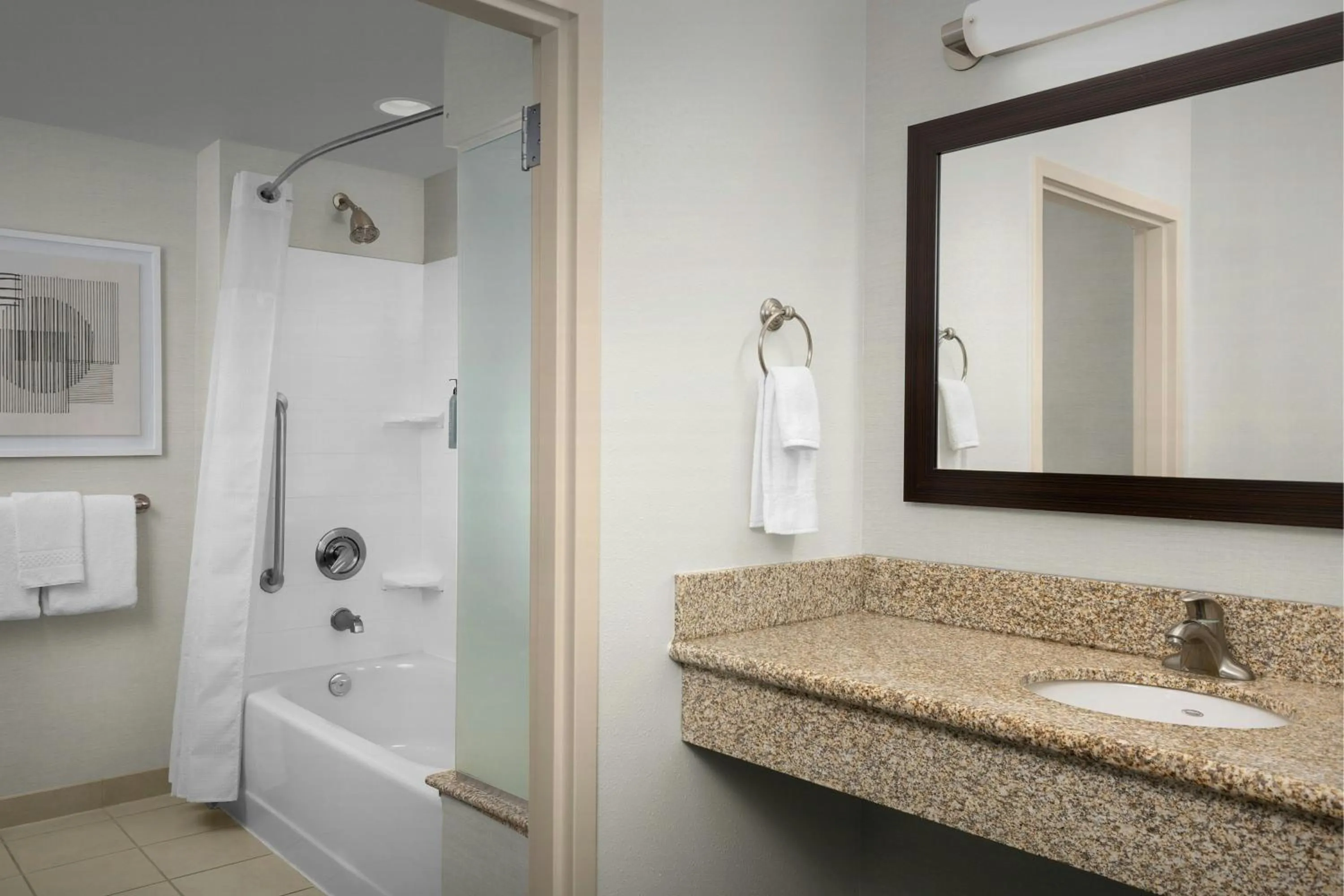 Bathroom in Courtyard by Marriott Salisbury