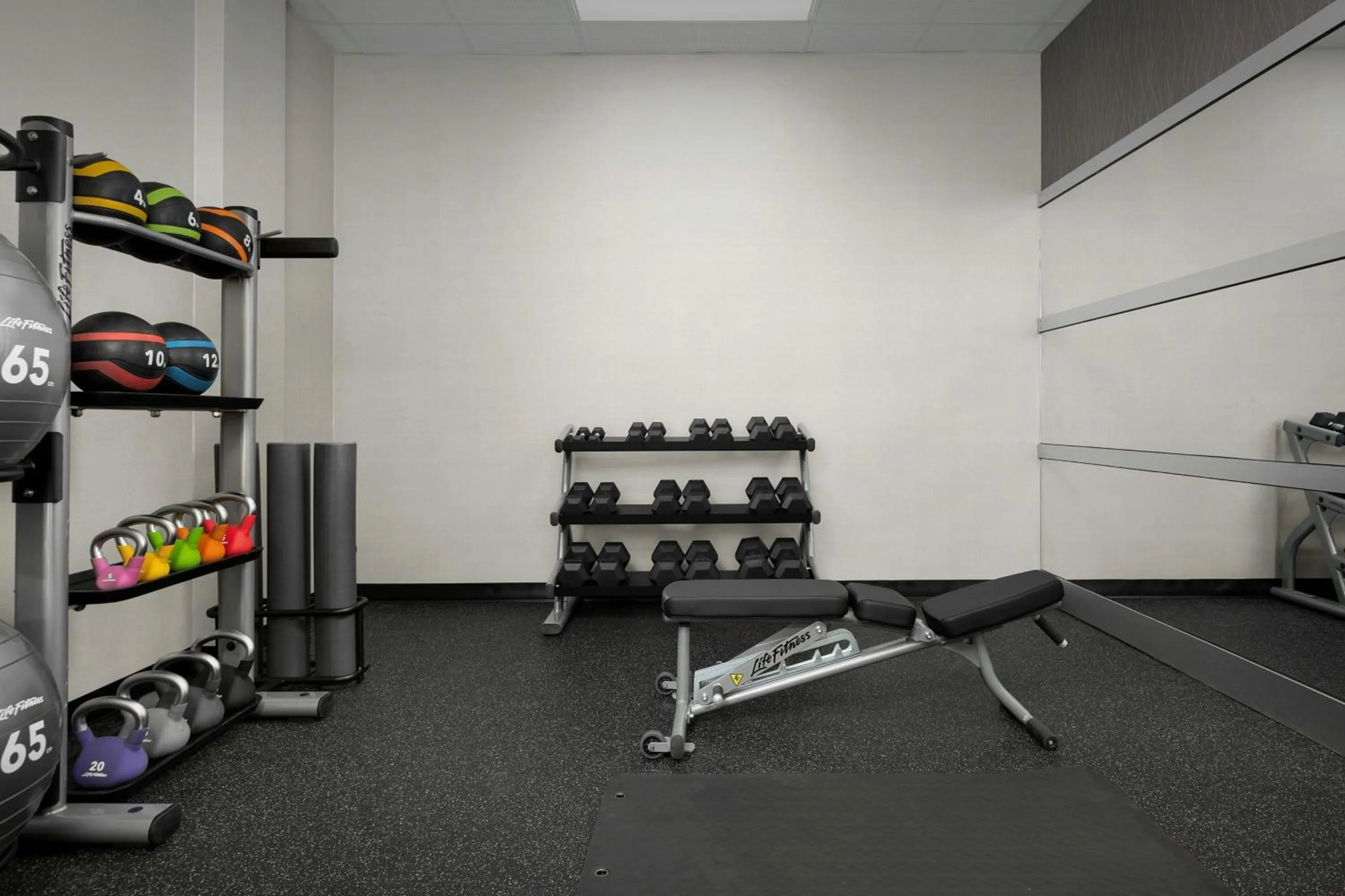 Fitness centre/facilities in Courtyard by Marriott Salisbury
