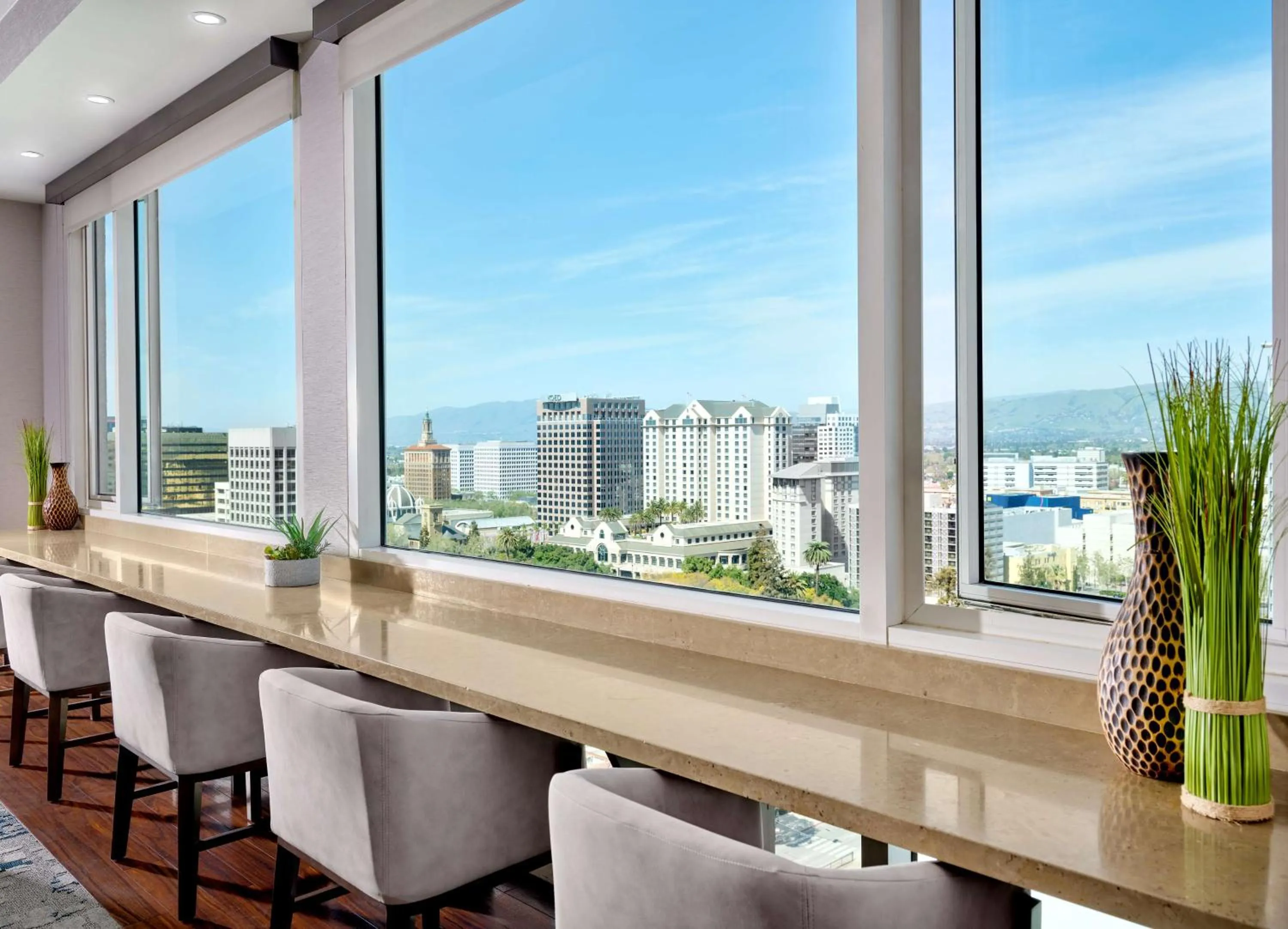 Dining area in Hilton San Jose