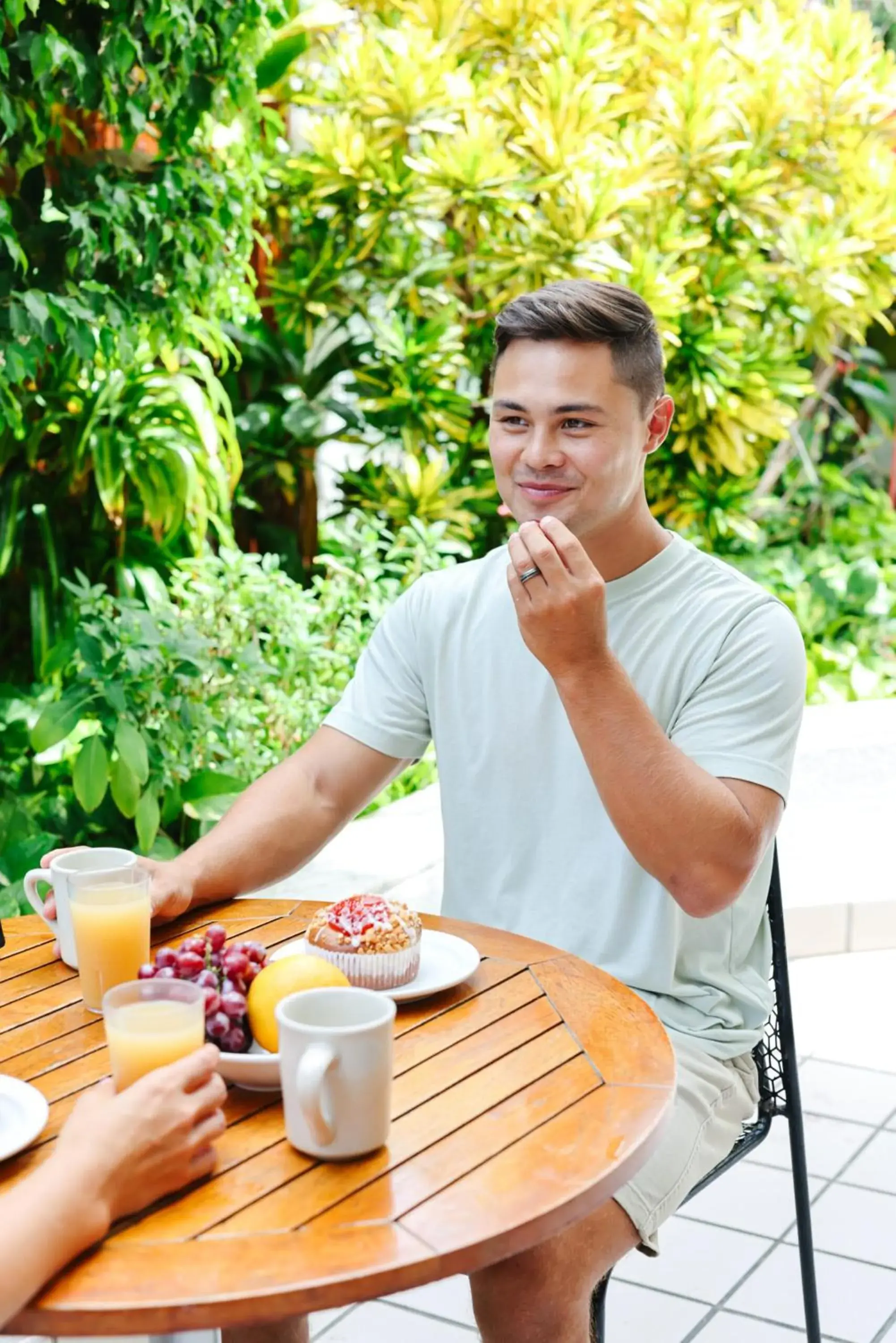 Breakfast in Oasis Hotel Waikiki Breakfast in Oasis Hotel Waikiki