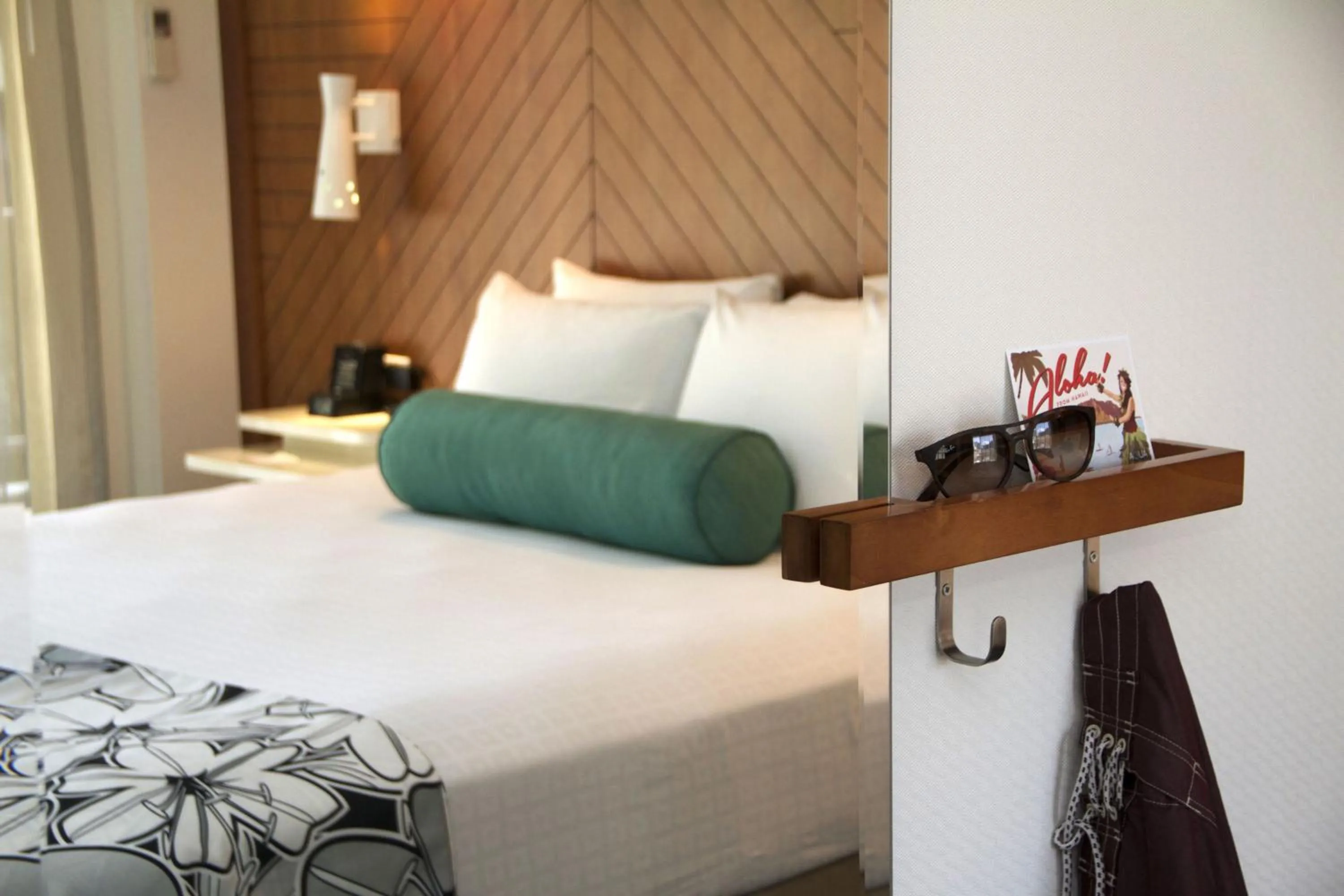 Bed in Oasis Hotel Waikiki