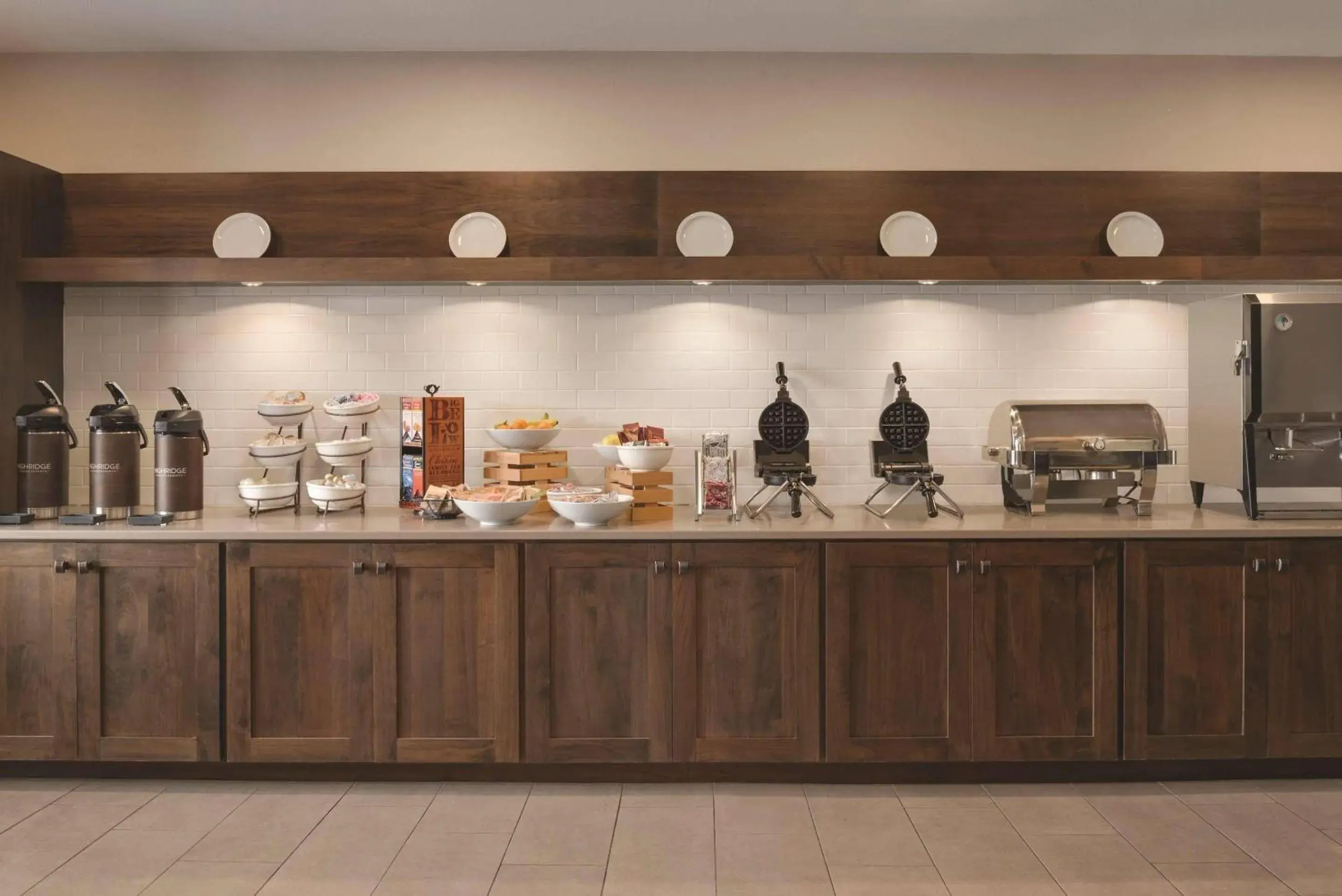 Breakfast in Country Inn & Suites by Radisson, Galena, IL Breakfast in Country Inn & Suites by Radisson, Galena, IL