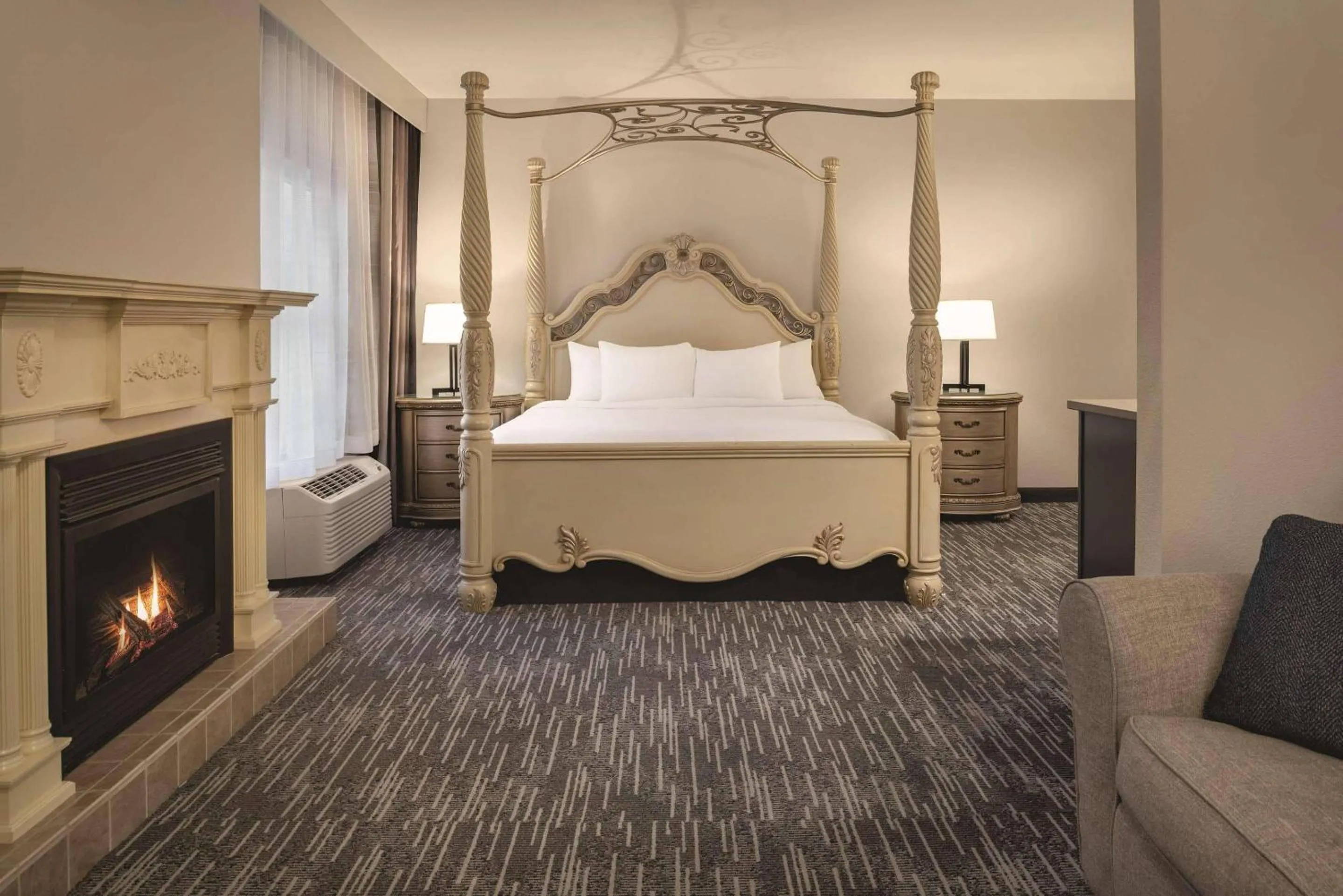 Bedroom, Bed in Country Inn & Suites by Radisson, Galena, IL