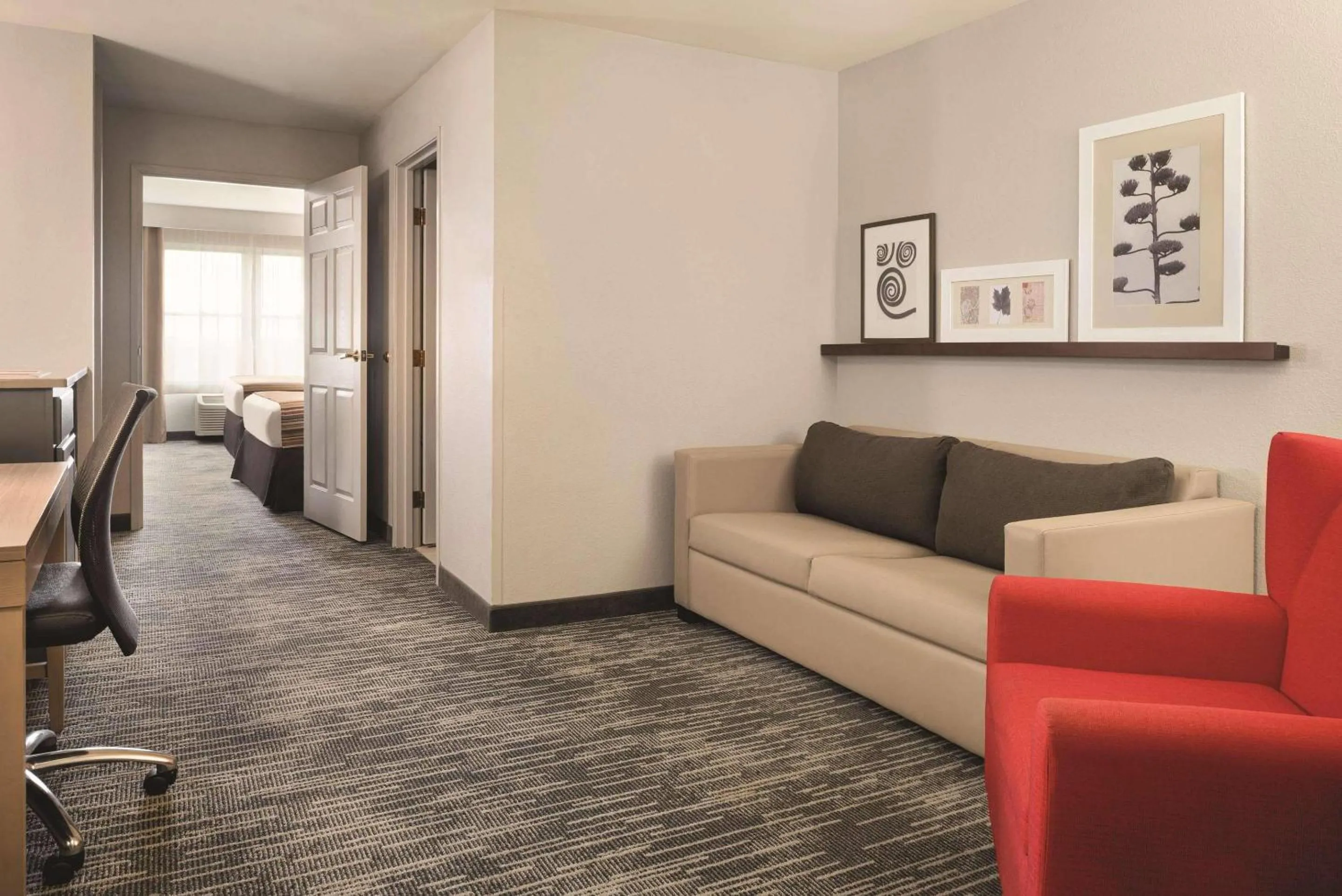 Bedroom in Country Inn & Suites by Radisson, Galena, IL