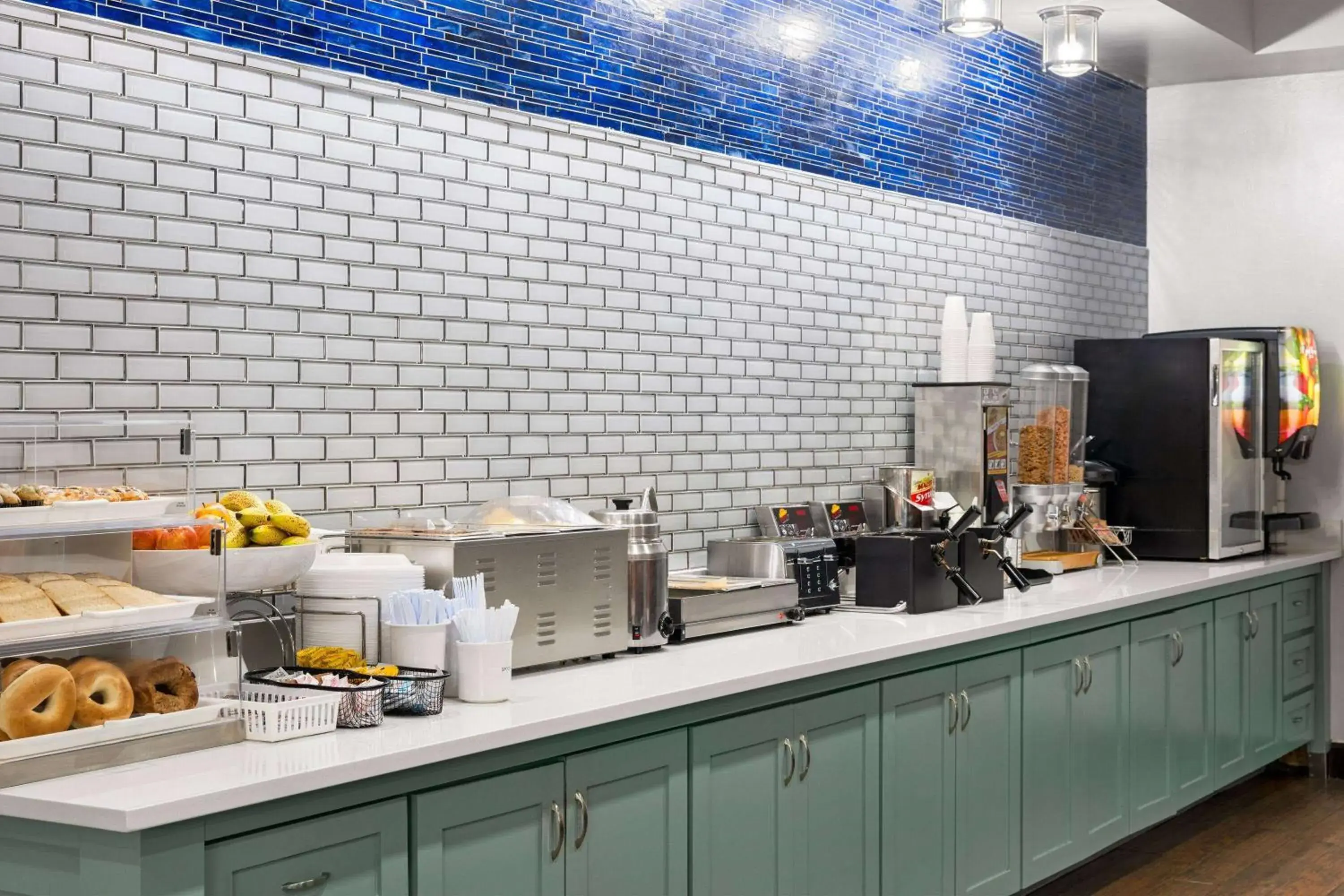 Breakfast in La Quinta by Wyndham Denton - University Drive Breakfast in La Quinta by Wyndham Denton - University Drive