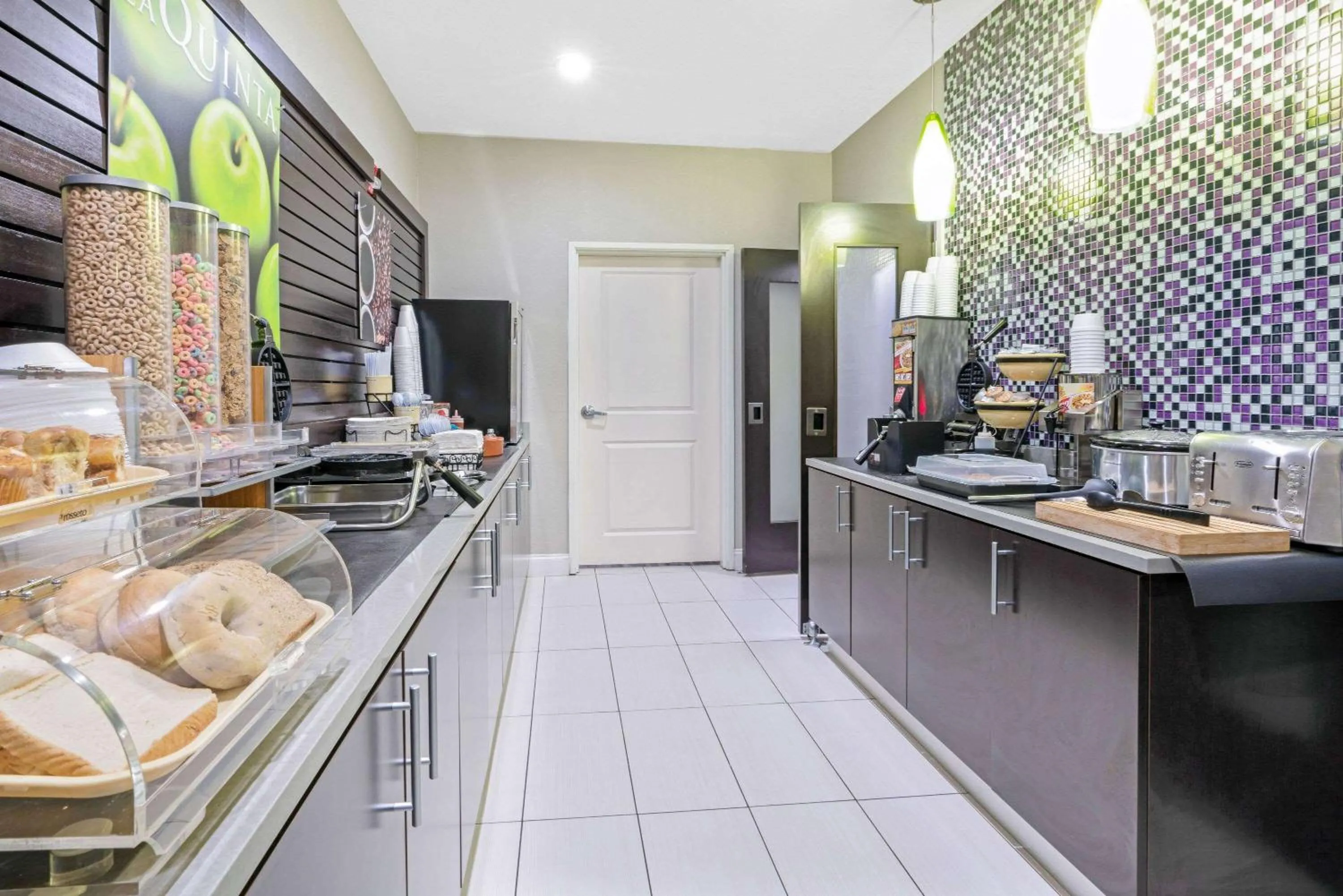 Restaurant/places to eat in La Quinta by Wyndham Ada